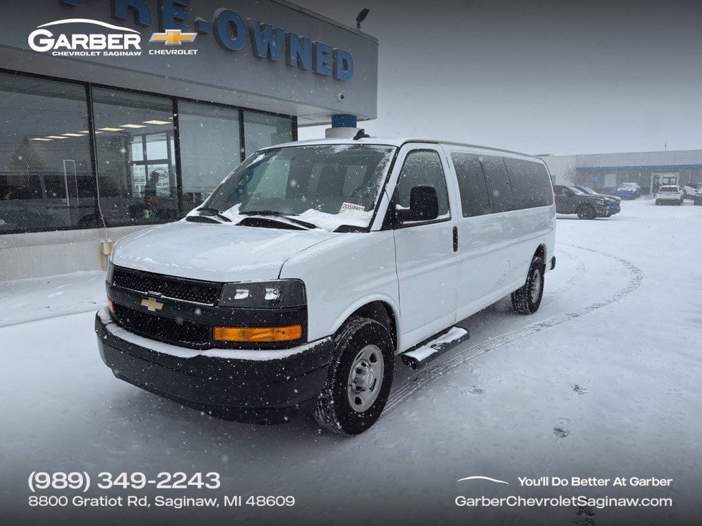 2023 Chevrolet Express Passenger LS's photo
