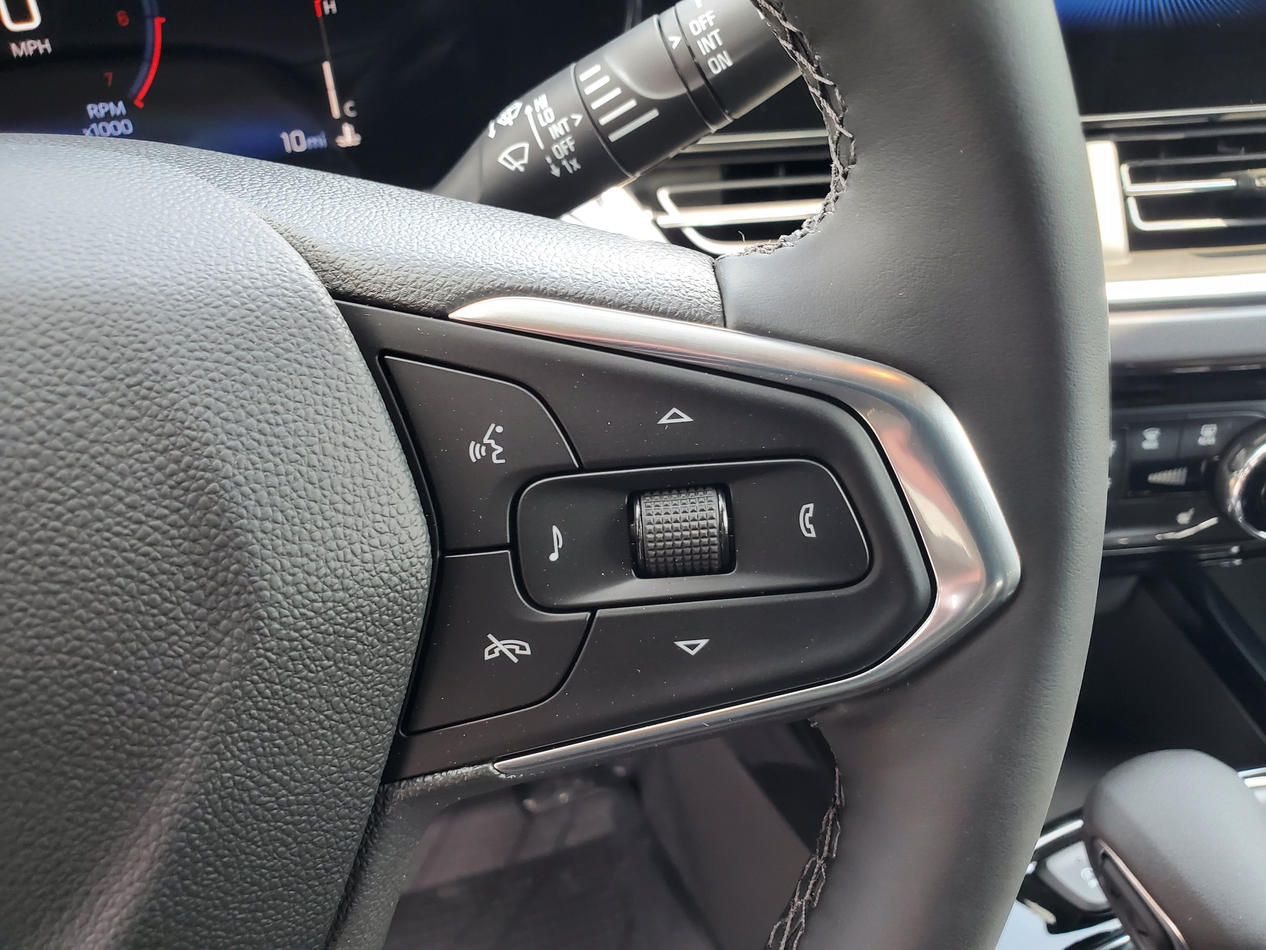 2026 Chevrolet Trax Activ - Photo 10