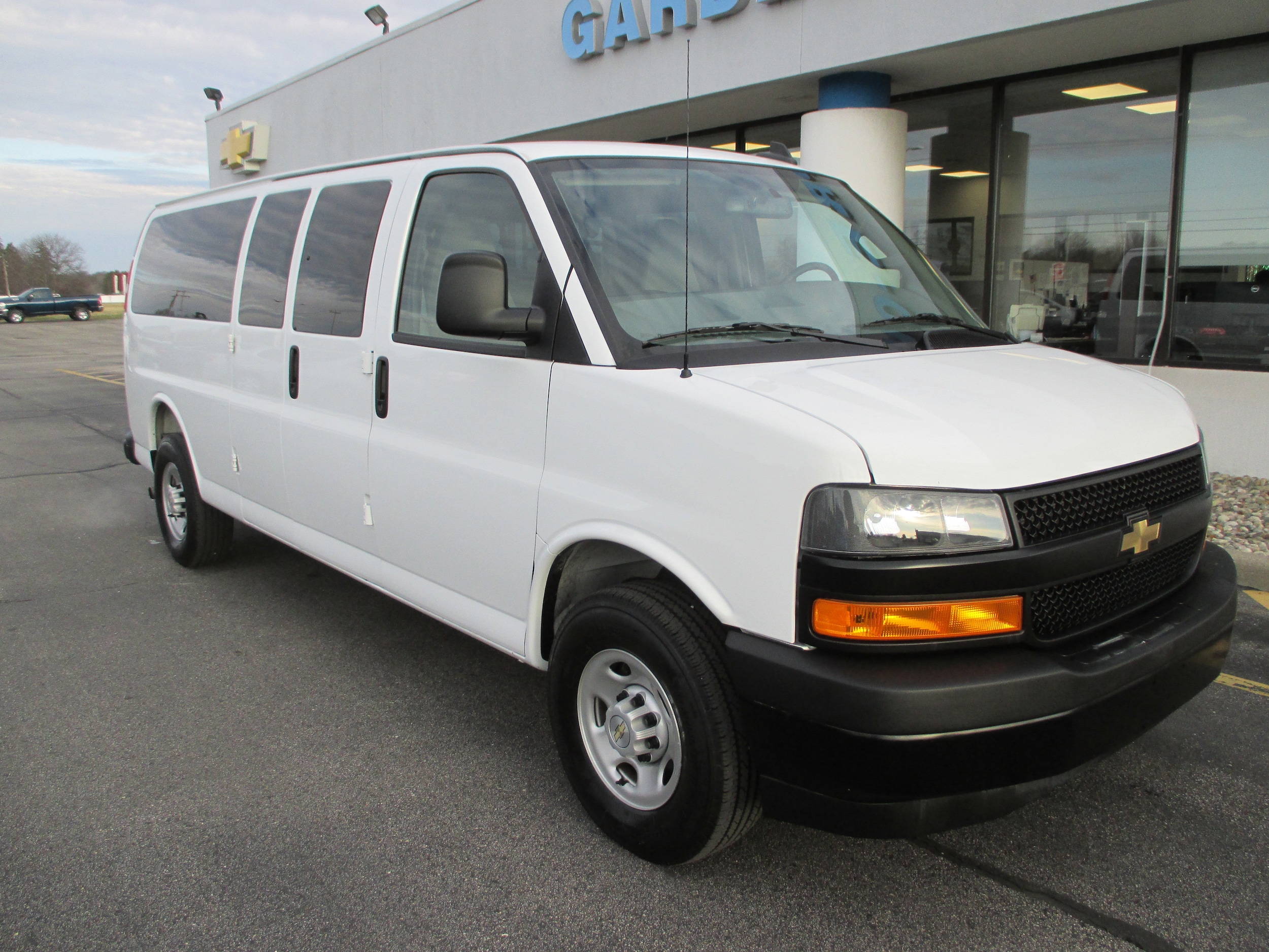 2025 Chevrolet Express Passenger