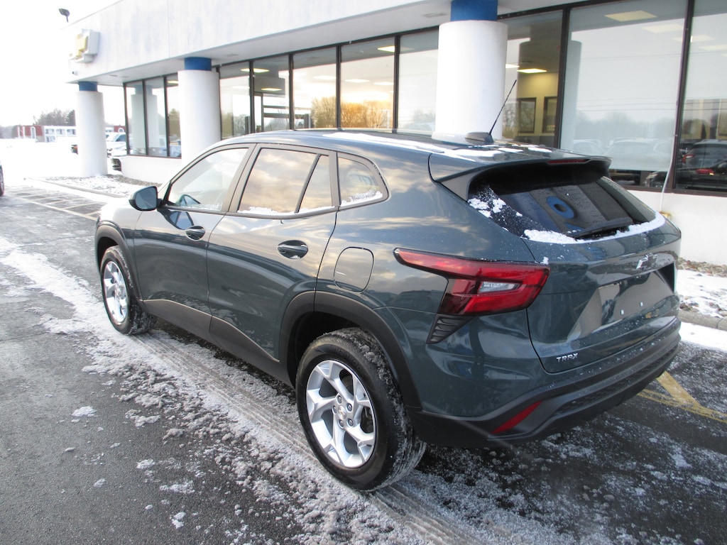 Used 2025 Chevrolet Trax LS SUV