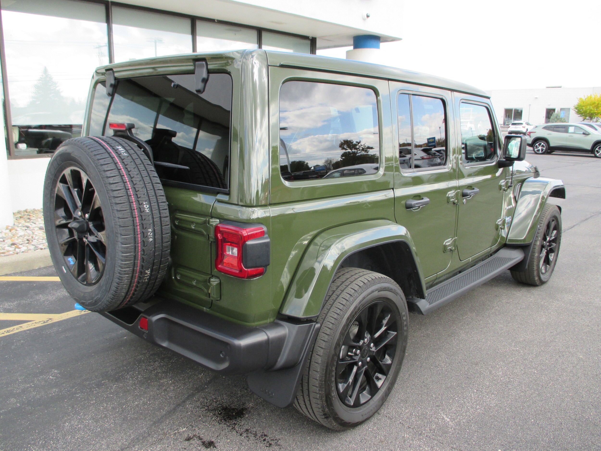 2023 Jeep Wrangler 4xe Sahara photo 3