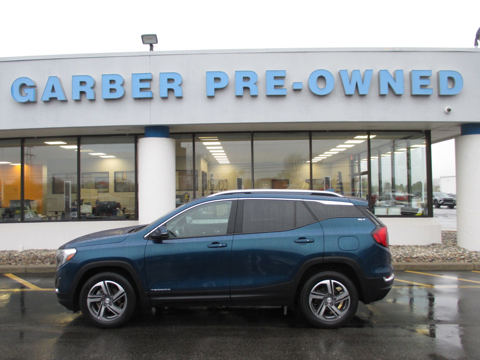 Used 2020 GMC Terrain SLT with VIN 3GKALVEV8LL122291 for sale in Saginaw, MI
