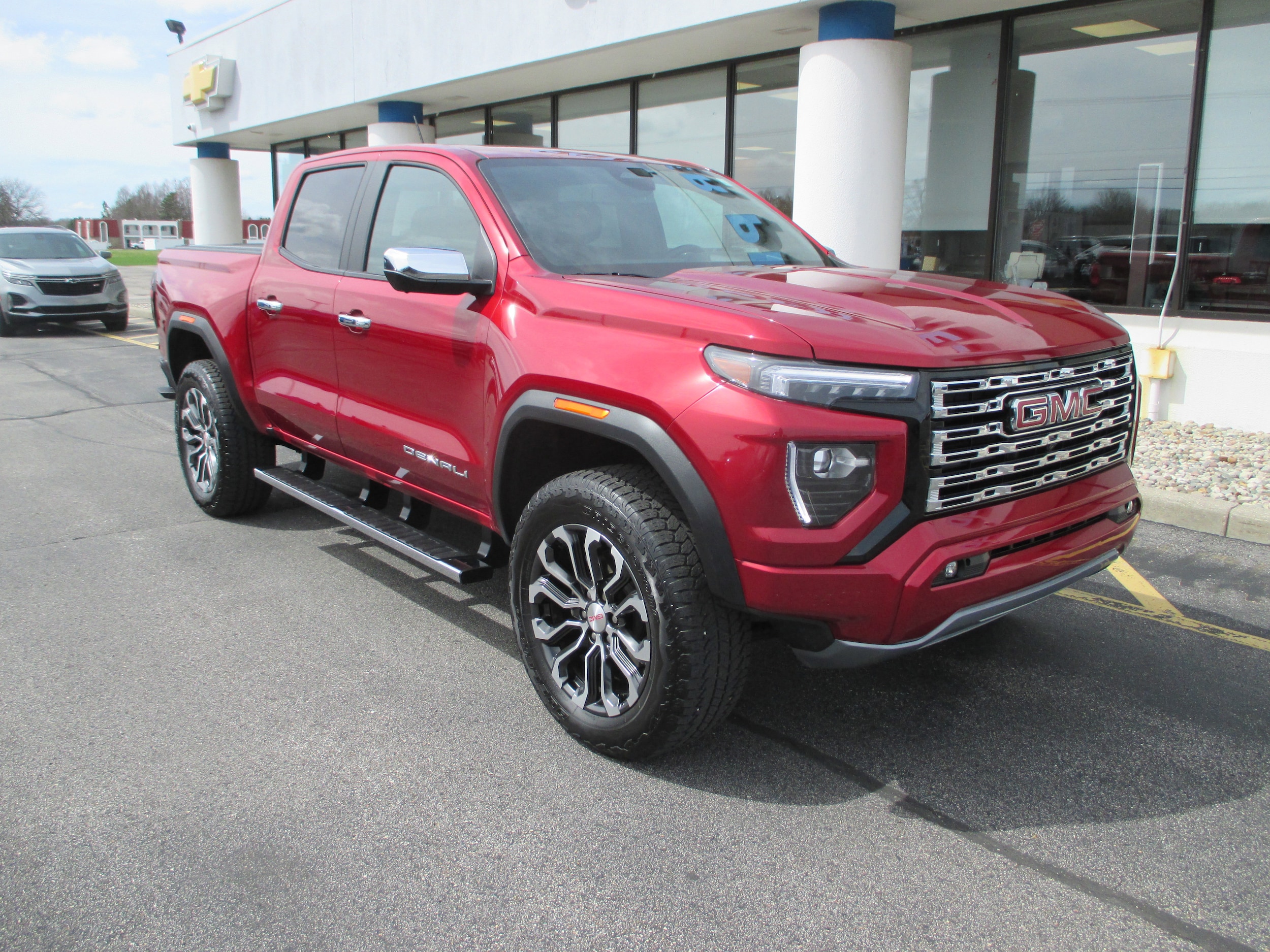 2024 GMC Canyon 4WD Denali Crew Cab Short Box's photo