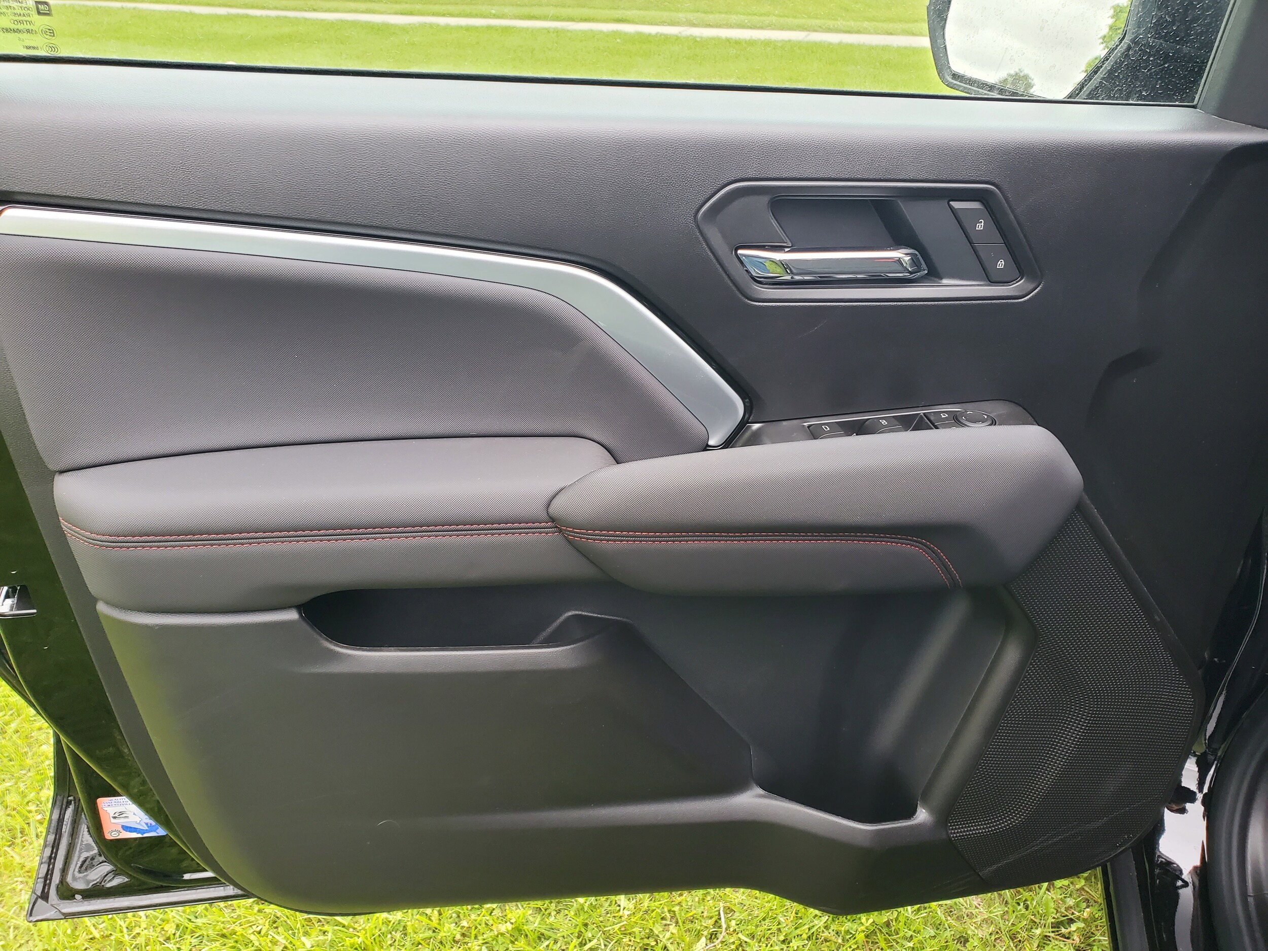 2026 Chevrolet Colorado Z71 - Photo 8
