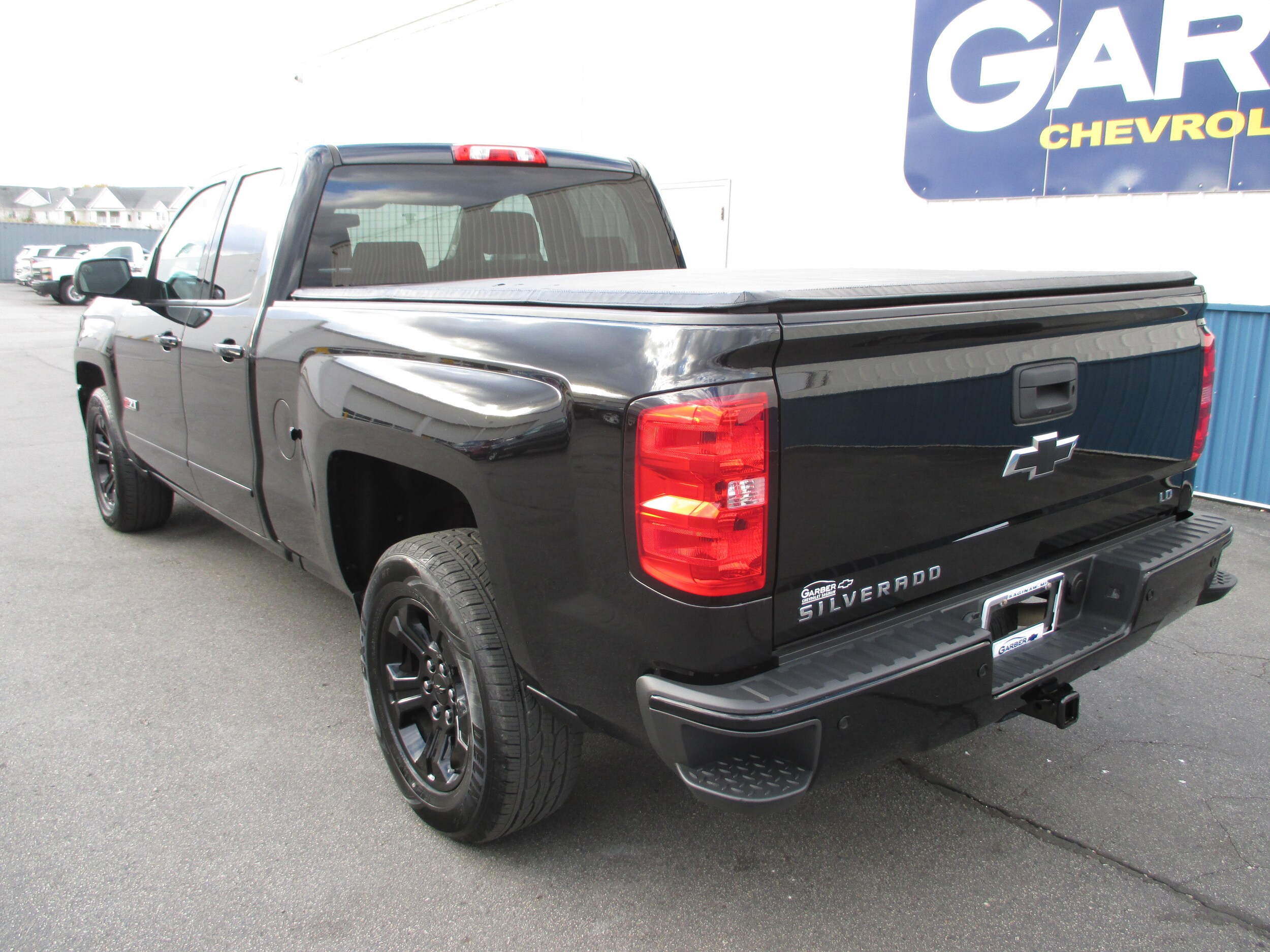 2019 Chevrolet Silverado LT photo 3