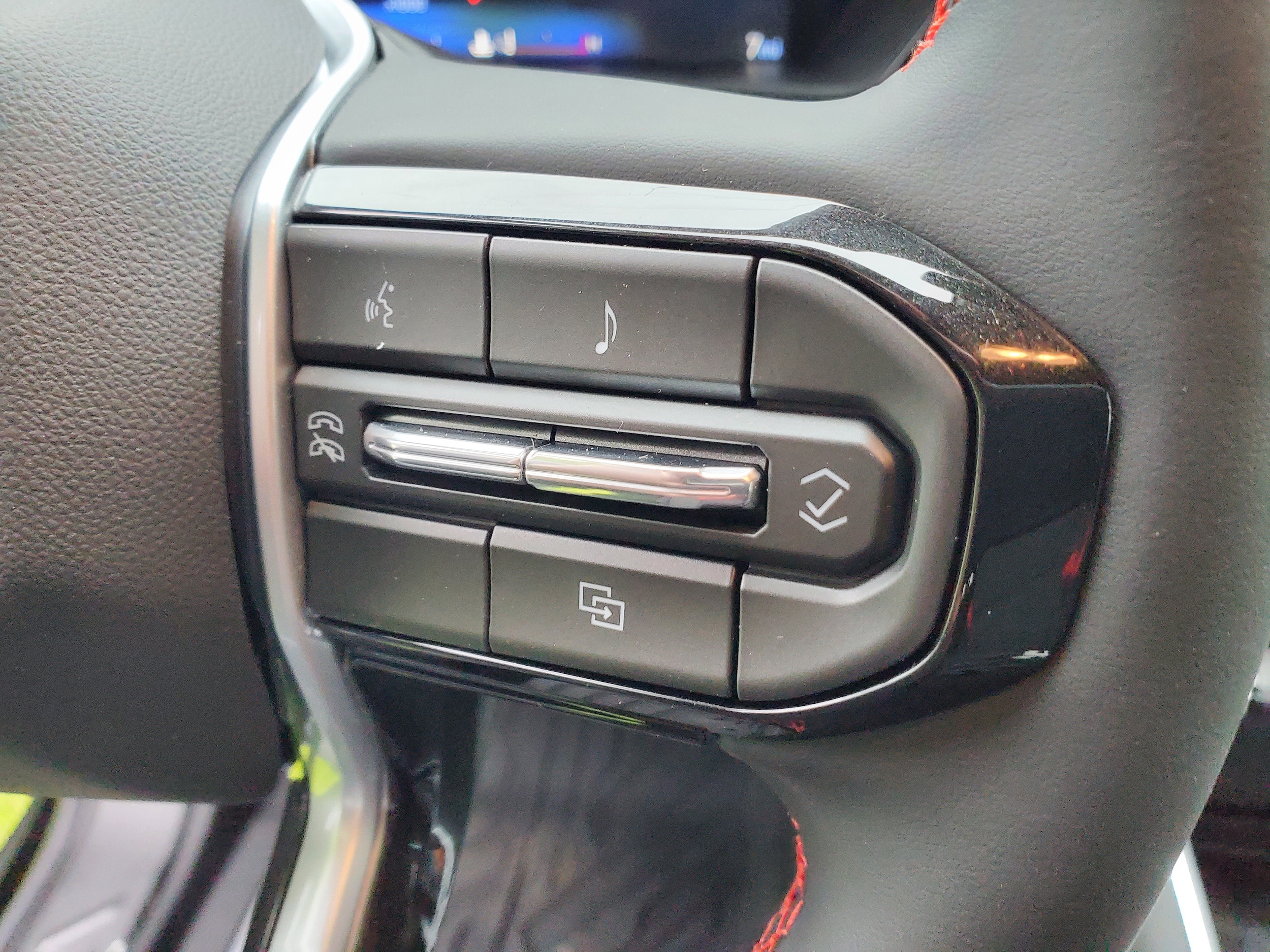 2026 Chevrolet Colorado Z71 - Photo 13