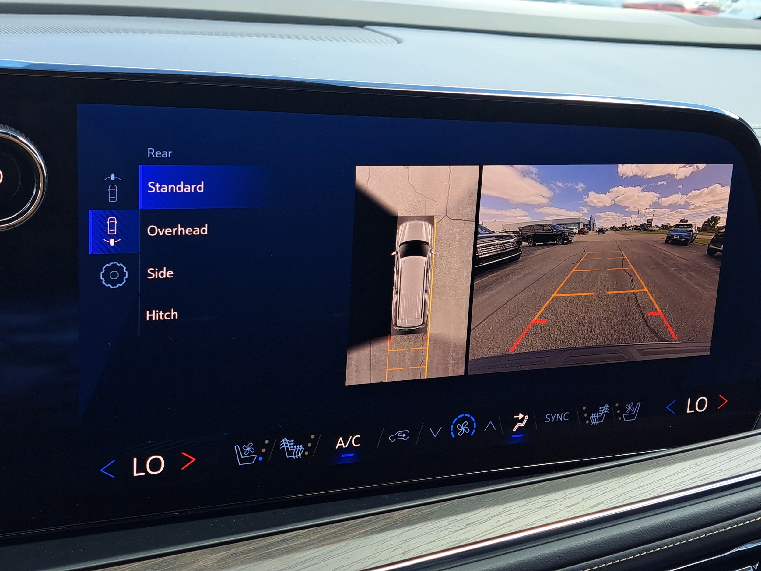 2025 Chevrolet Suburban Premier - Photo 15