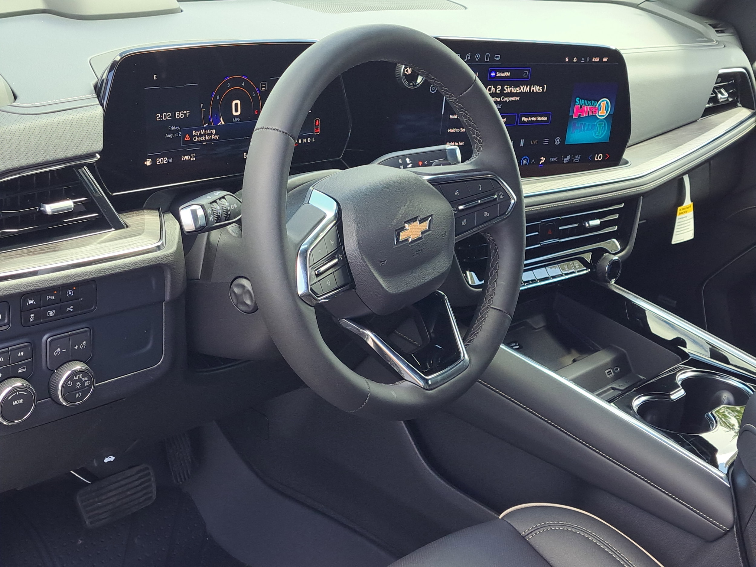 2025 Chevrolet Suburban Premier - Photo 7