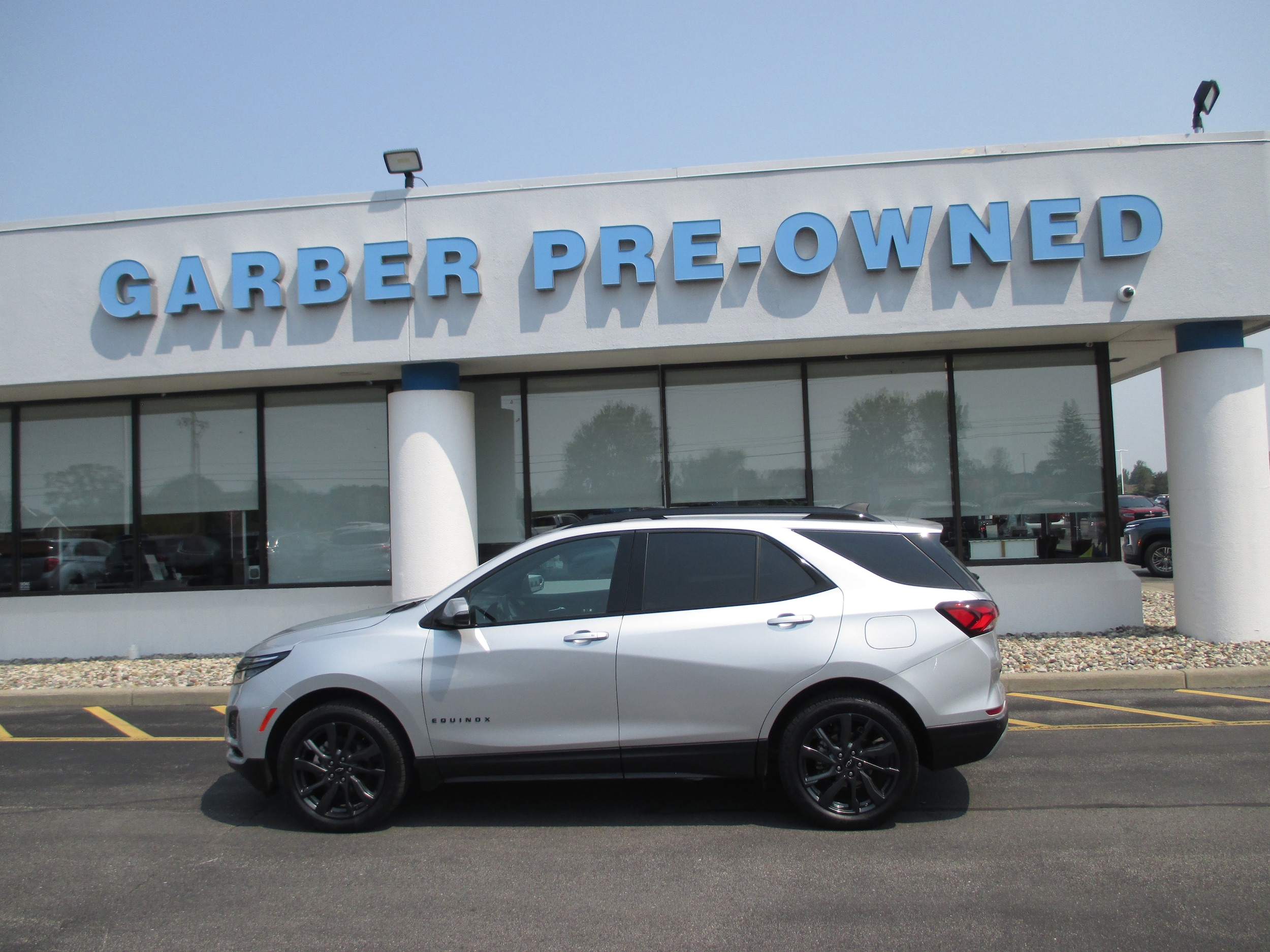 Used 2022 Chevrolet Equinox RS with VIN 2GNAXWEV5N6134645 for sale in Saginaw, MI