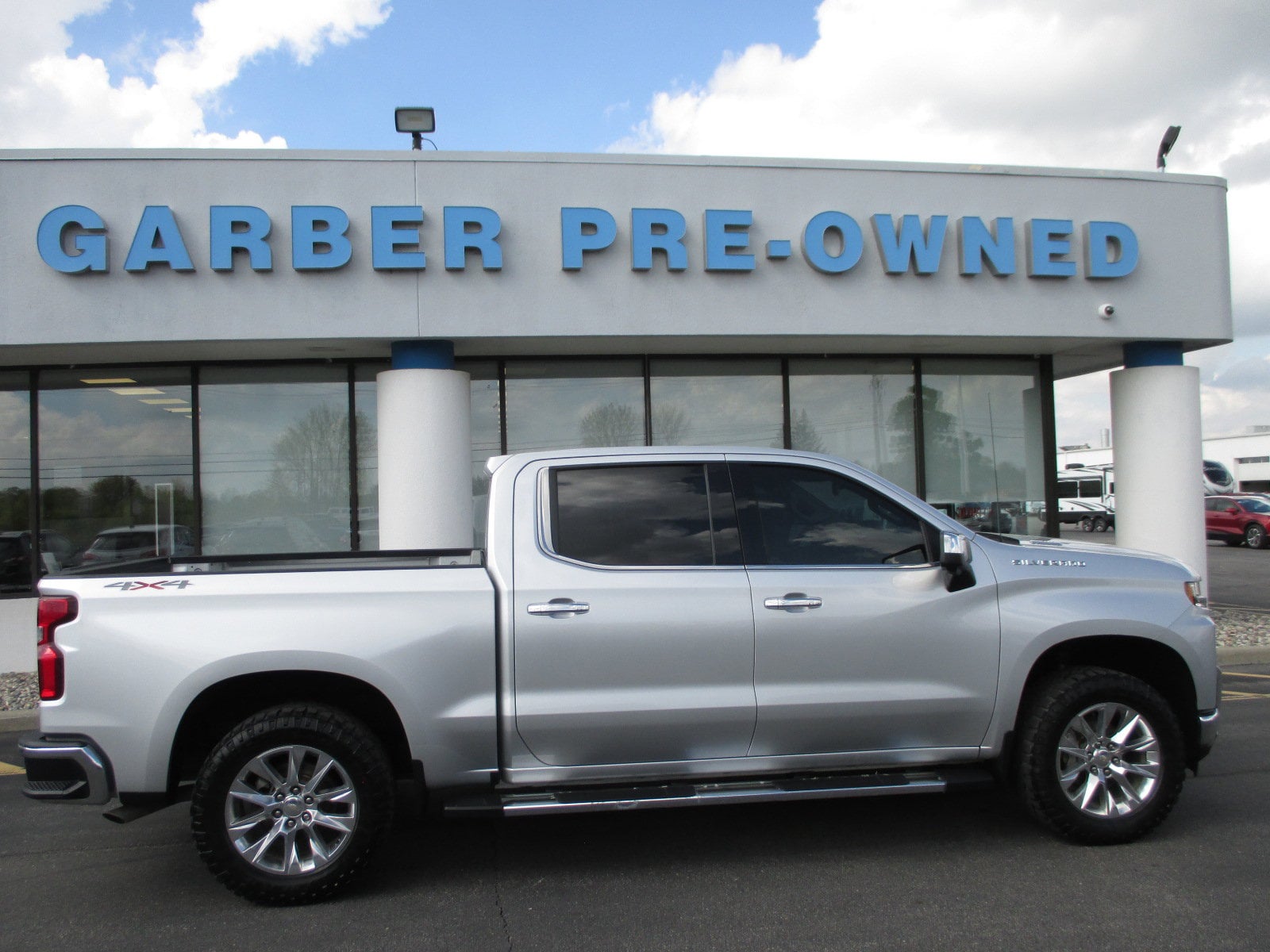 Used 2021 Chevrolet Silverado 1500 LTZ with VIN 3GCUYGET0MG123417 for sale in Saginaw, MI