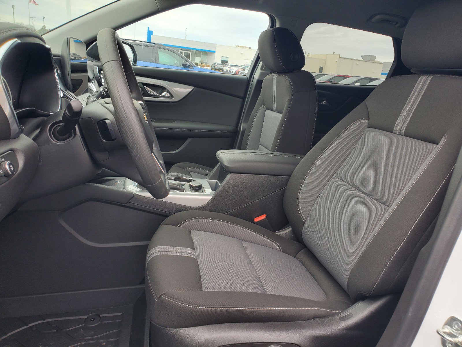 2025 Chevrolet Blazer 2LT photo 4