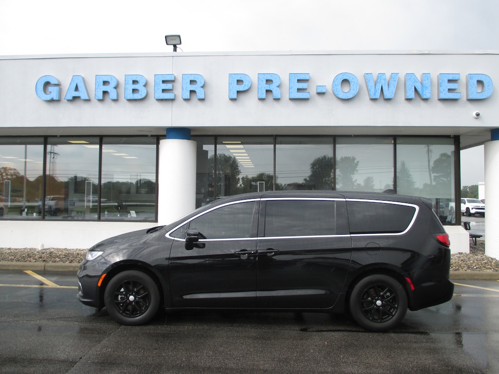 Used 2026 Chrysler Pacifica Select Van Passenger Van