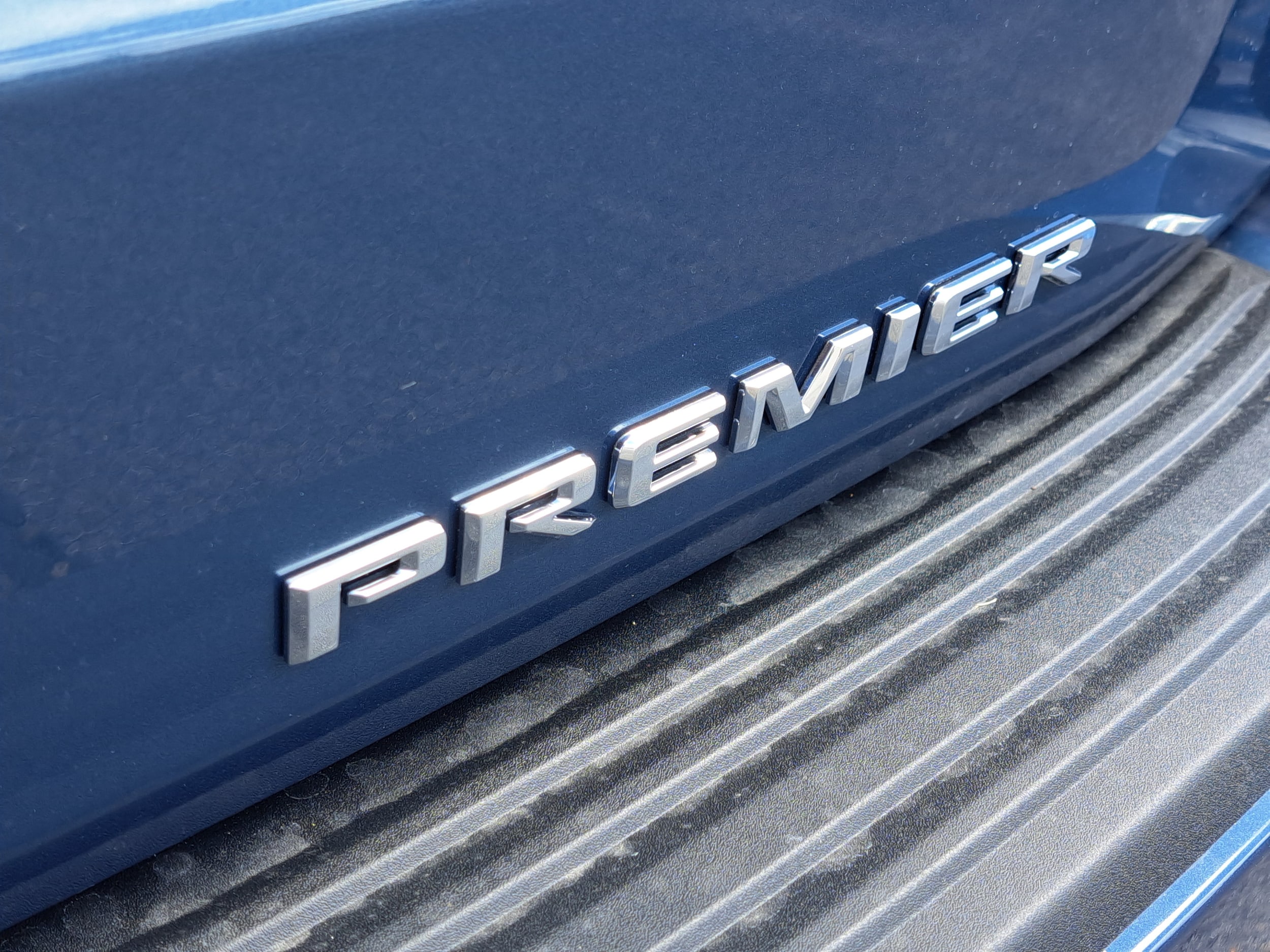2025 Chevrolet Suburban Premier - Photo 29