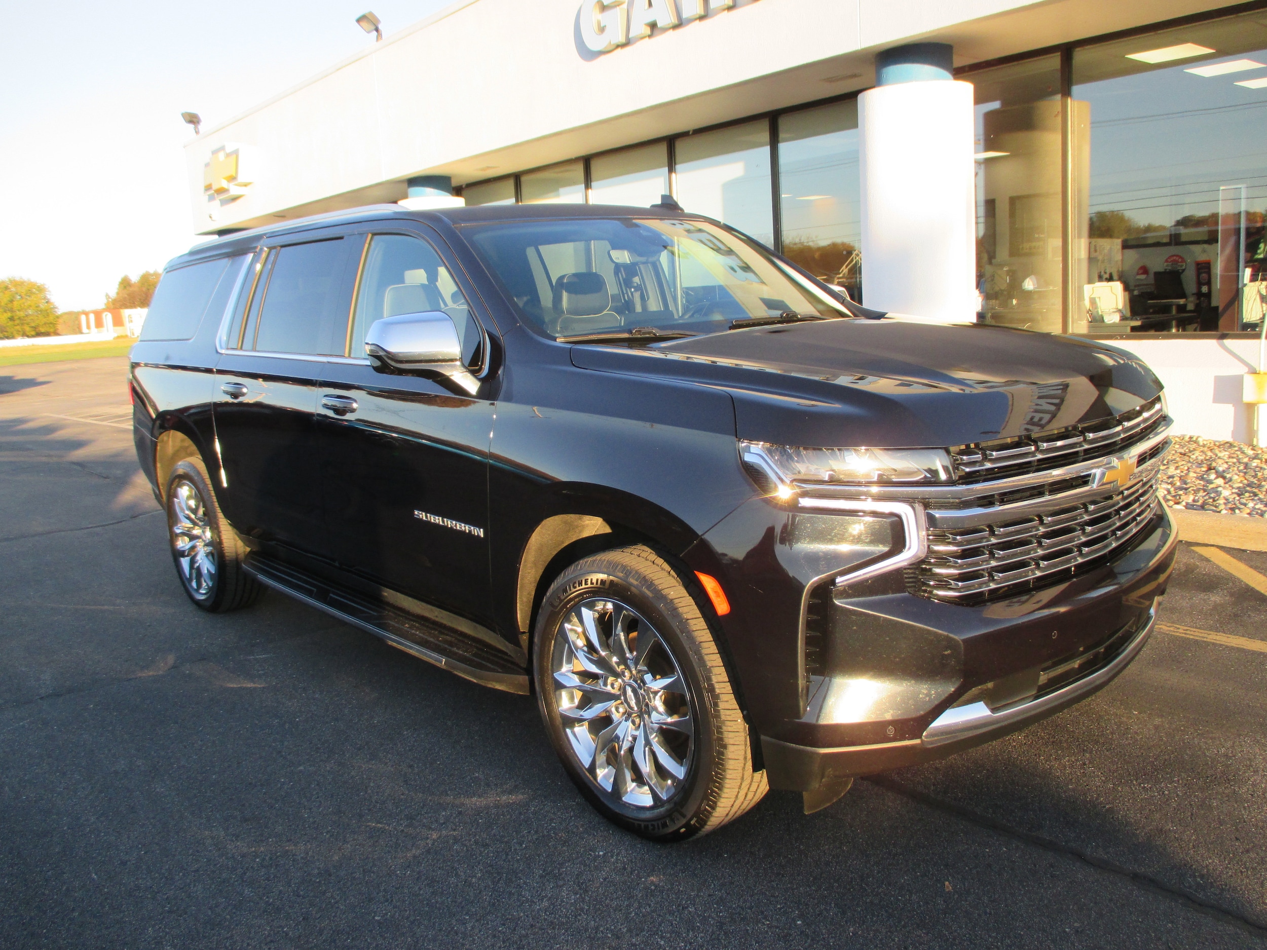 2021 Chevrolet Suburban Premier's photo