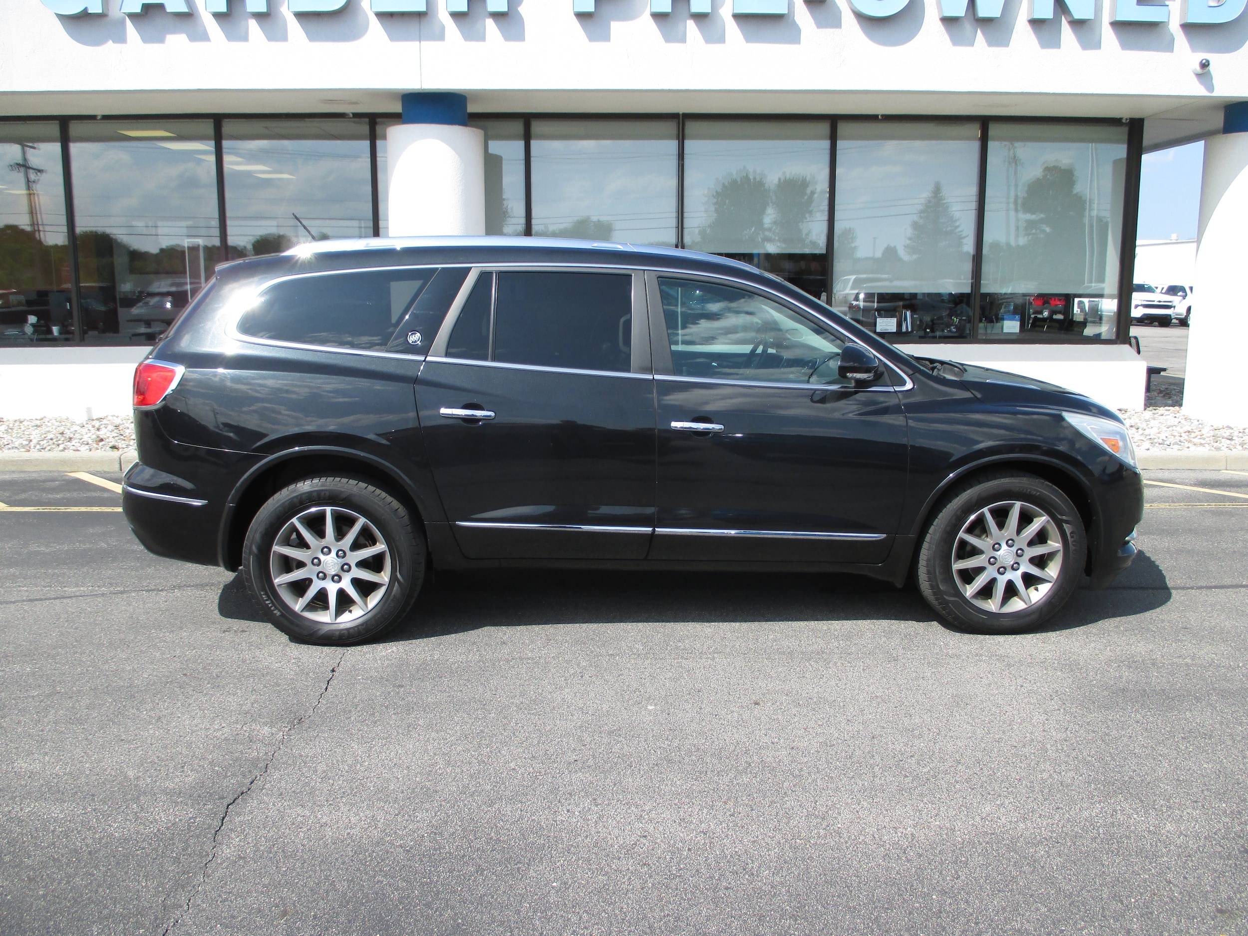 Used 2014 Buick Enclave Leather with VIN 5GAKVBKD3EJ123543 for sale in Saginaw, MI