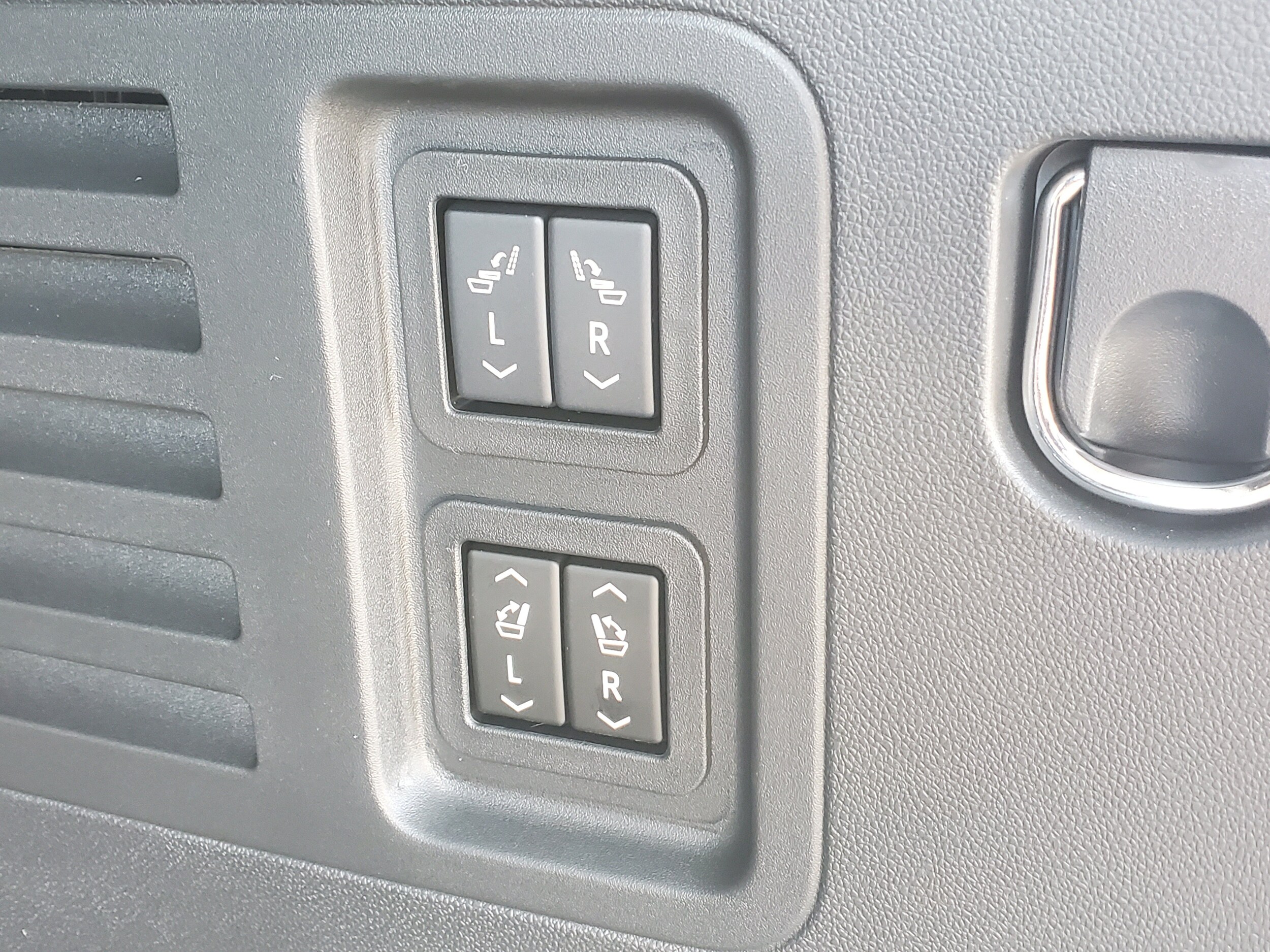 2026 Chevrolet Traverse High Country - Photo 33