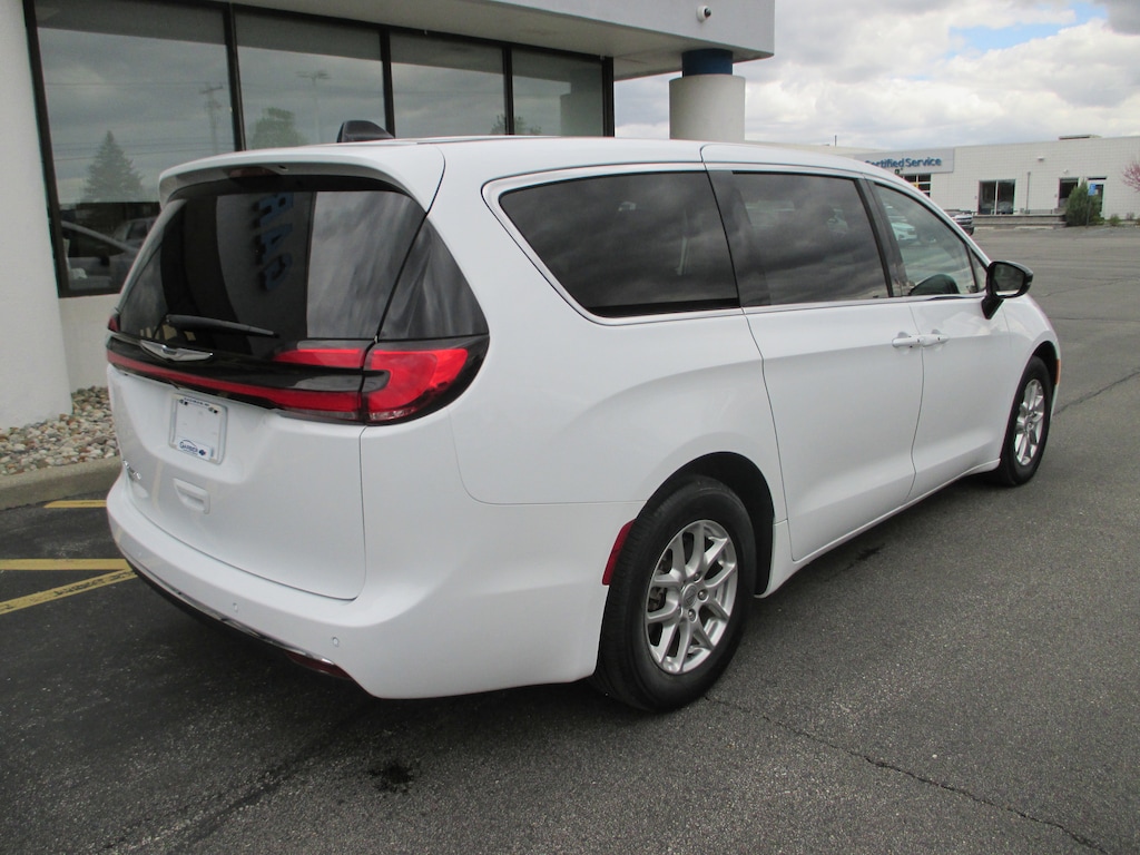Used 2024 Chrysler Pacifica Touring L Van Passenger Van