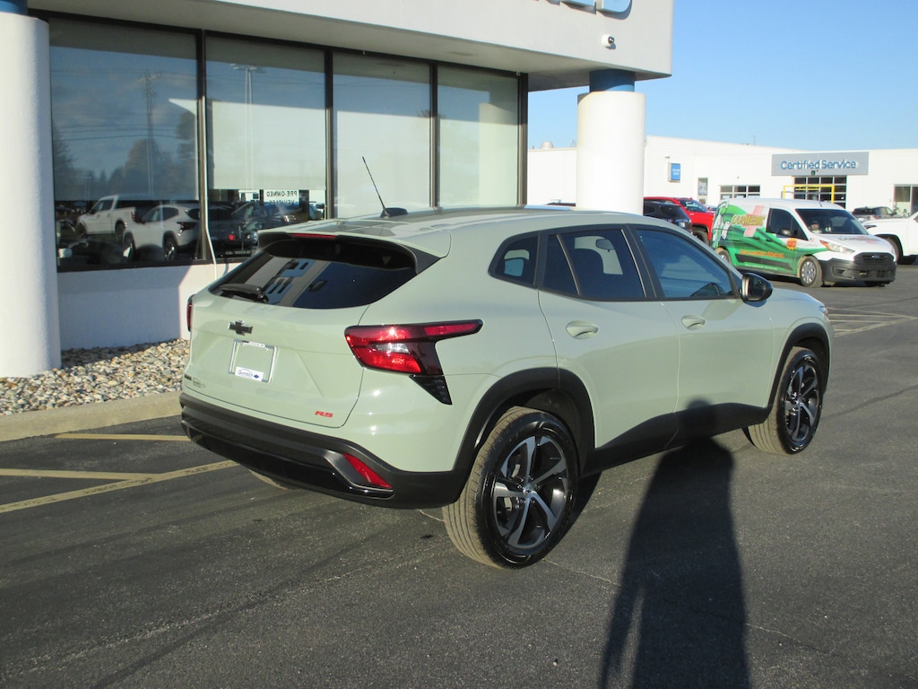 Used 2024 Chevrolet Trax 1RS SUV