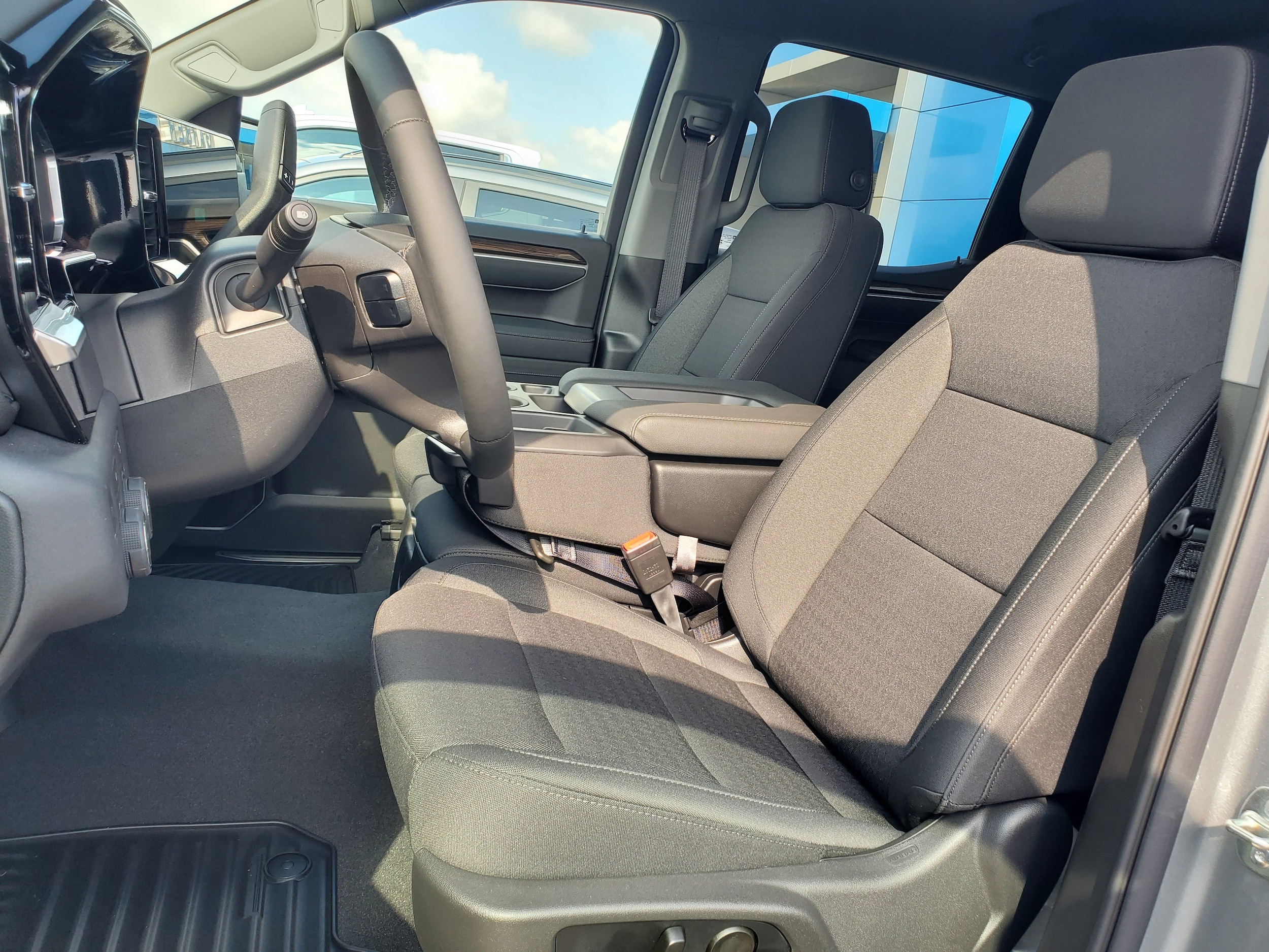 2026 Chevrolet Silverado 1500 LT - Photo 5