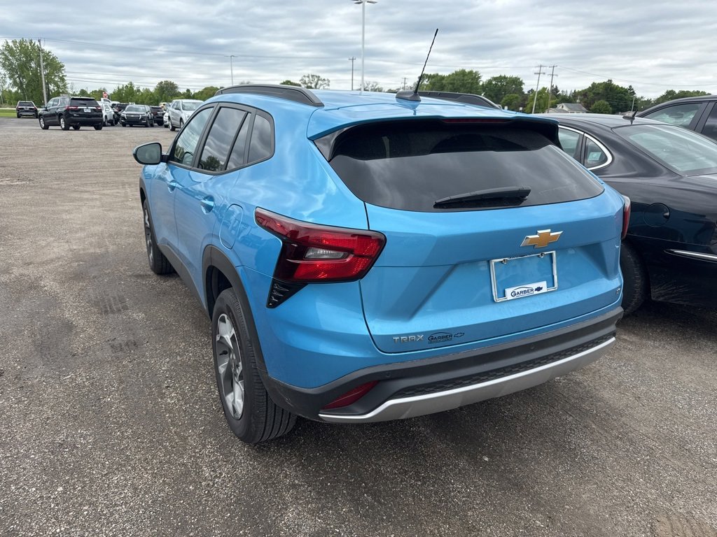 Used 2025 Chevrolet Trax LT with VIN KL77LHEP2SC151060 for sale in Saginaw, MI