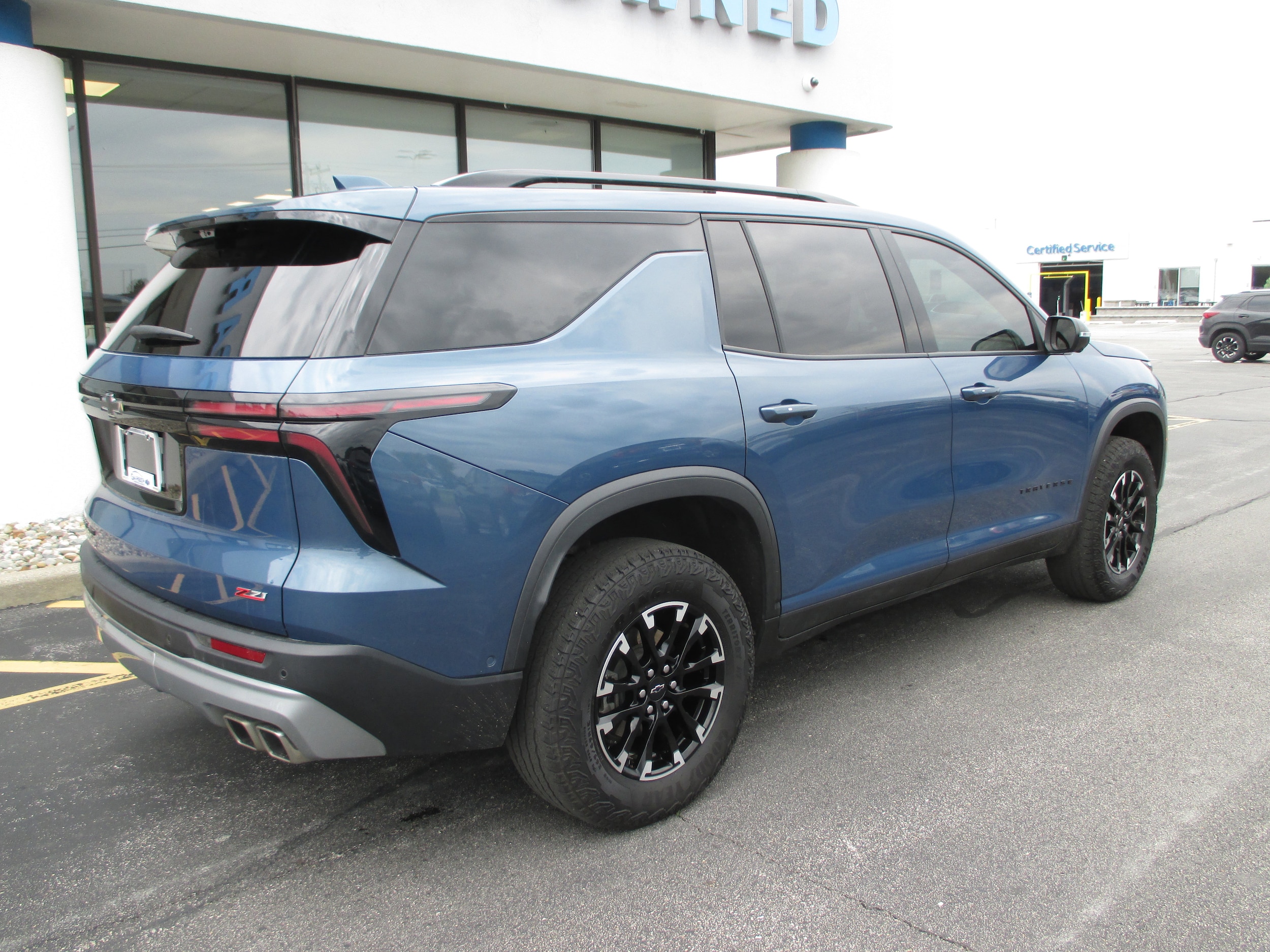 2024 Chevrolet Traverse Z71 photo 4