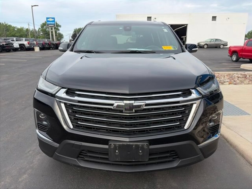 Used 2023 Chevrolet Traverse LT Cloth SUV