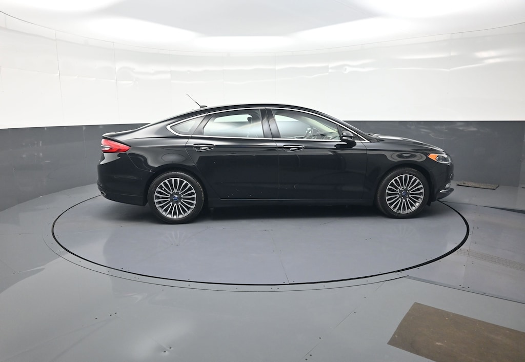 Used 2017 Ford Fusion SE Sedan