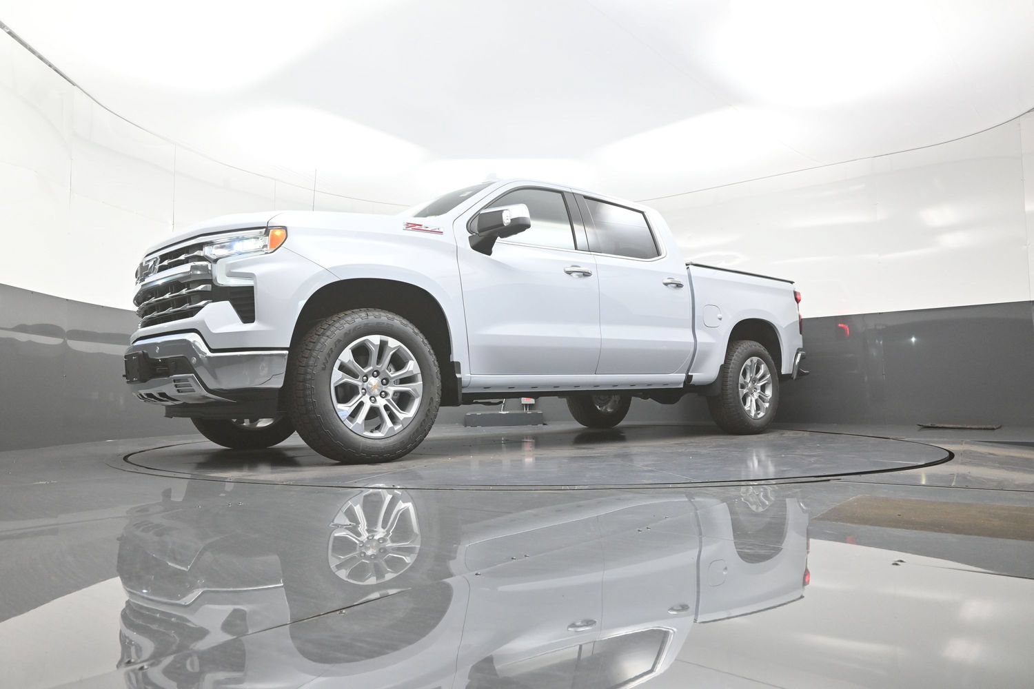 2026 Chevrolet Silverado 1500 LTZ - Photo 11