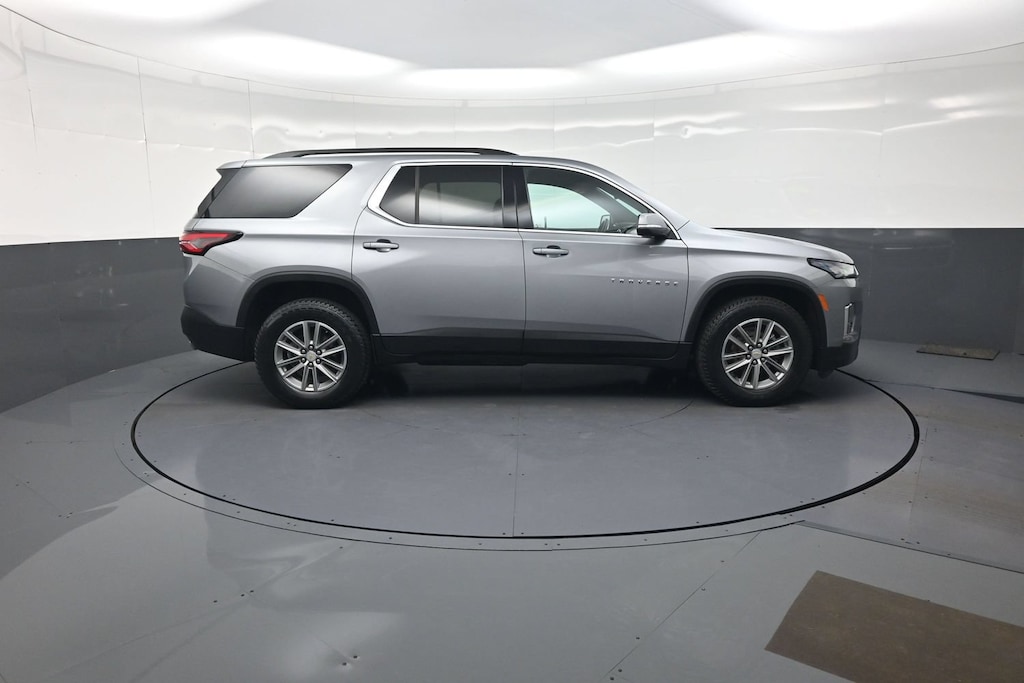Used 2023 Chevrolet Traverse LT Cloth SUV