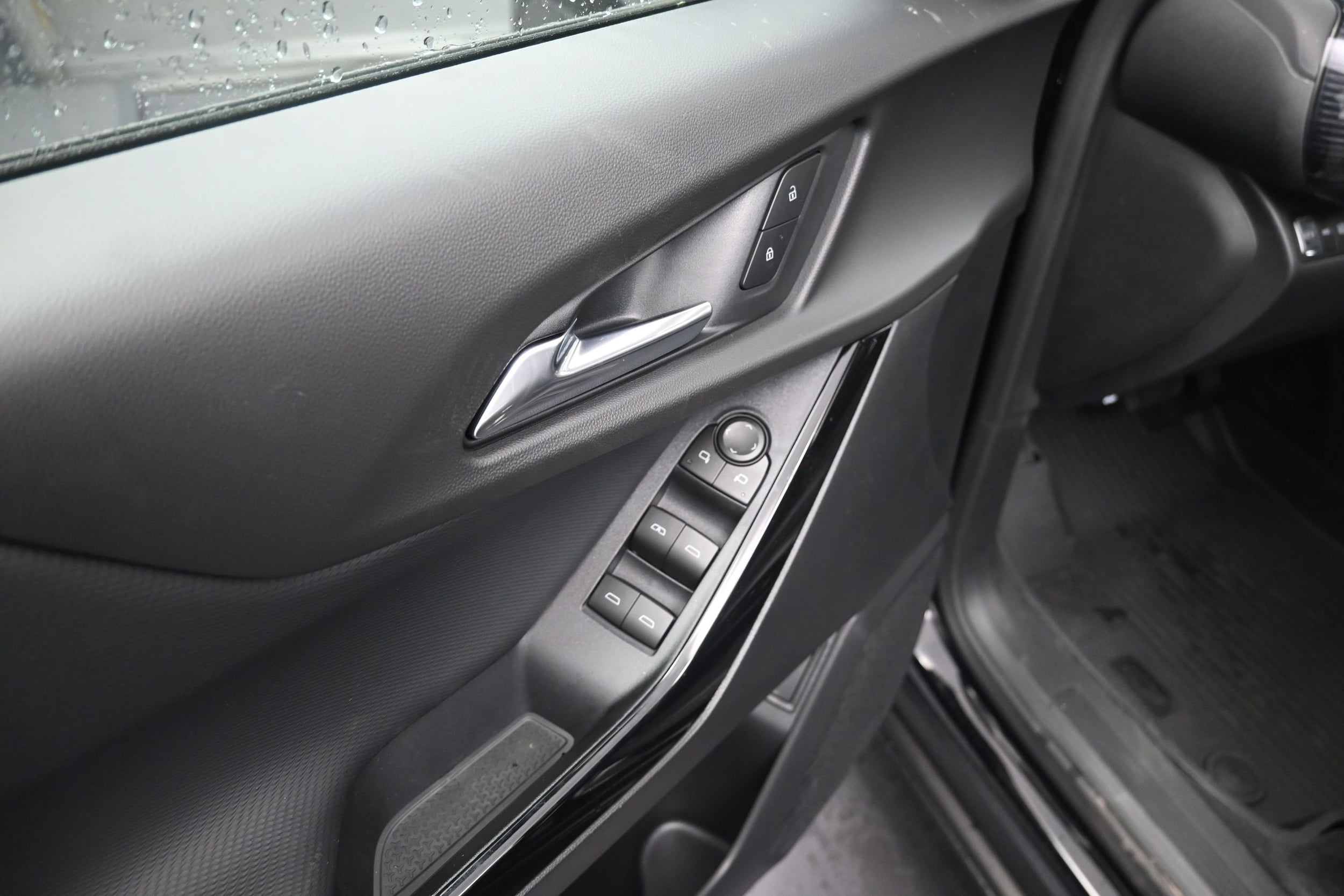 2026 Chevrolet Equinox LT - Photo 18