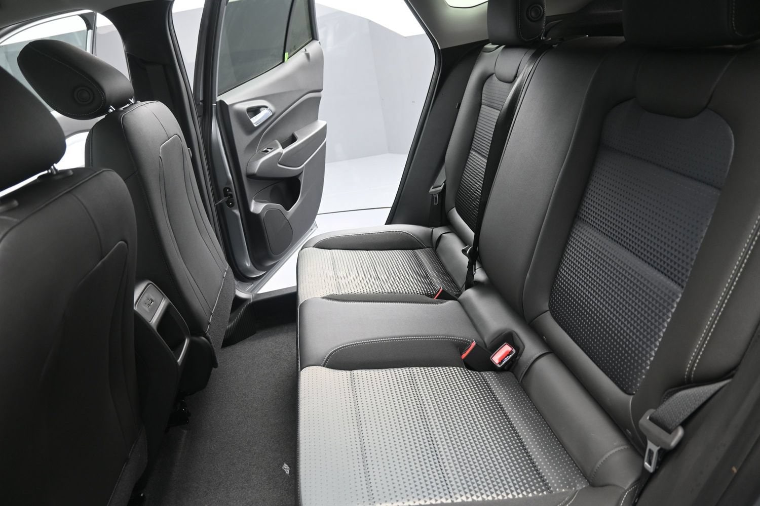 2026 Chevrolet Trax LT - Photo 36