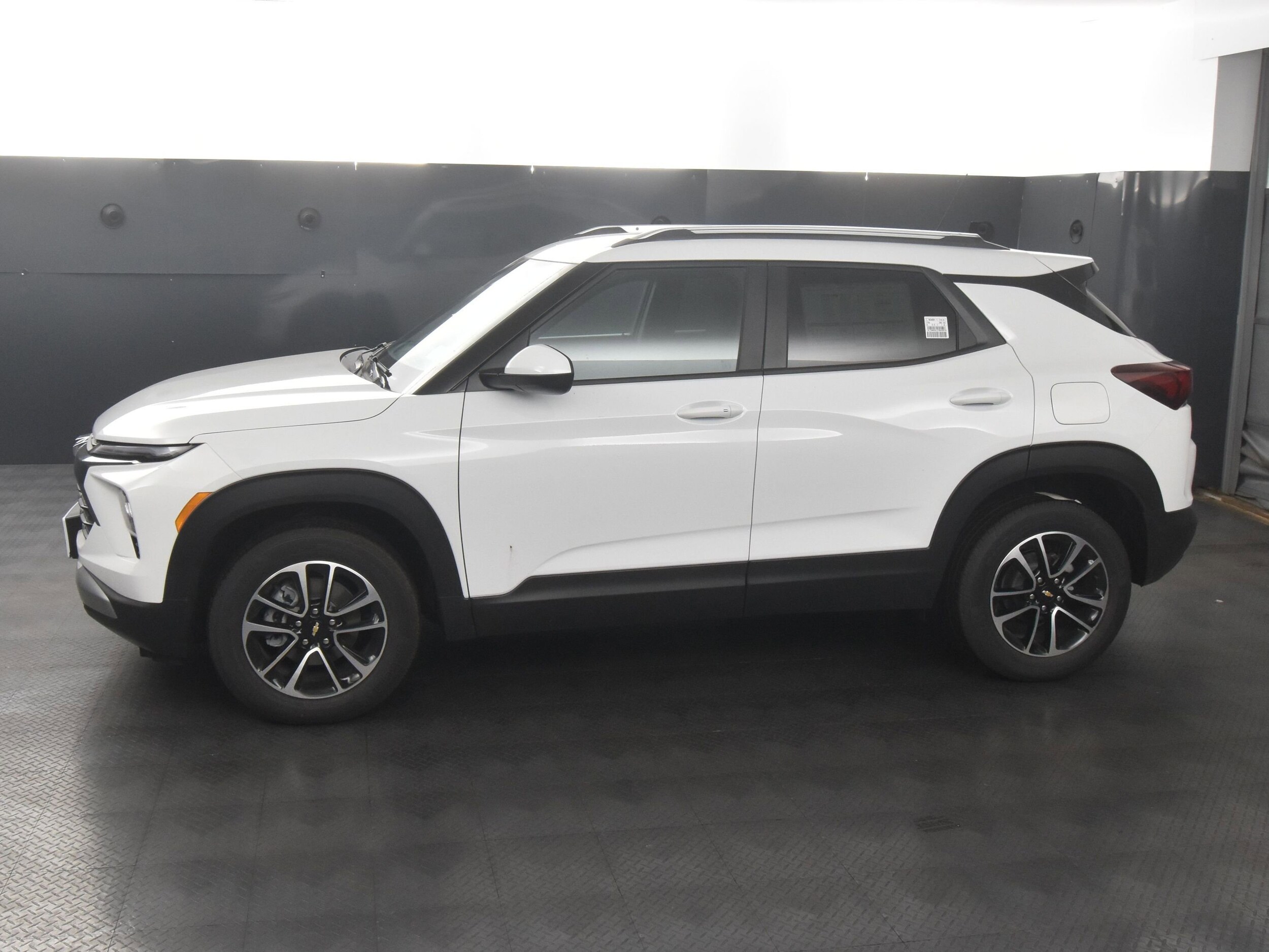 2026 Chevrolet Trailblazer LT photo 3