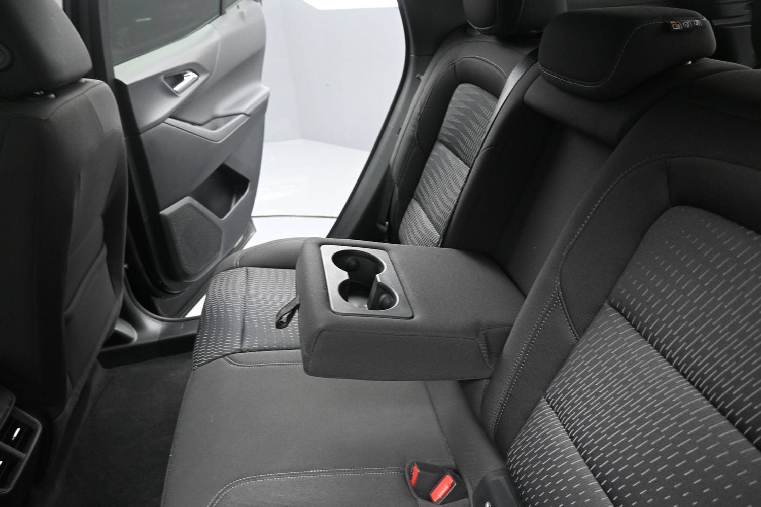 2026 Chevrolet Equinox LT - Photo 36