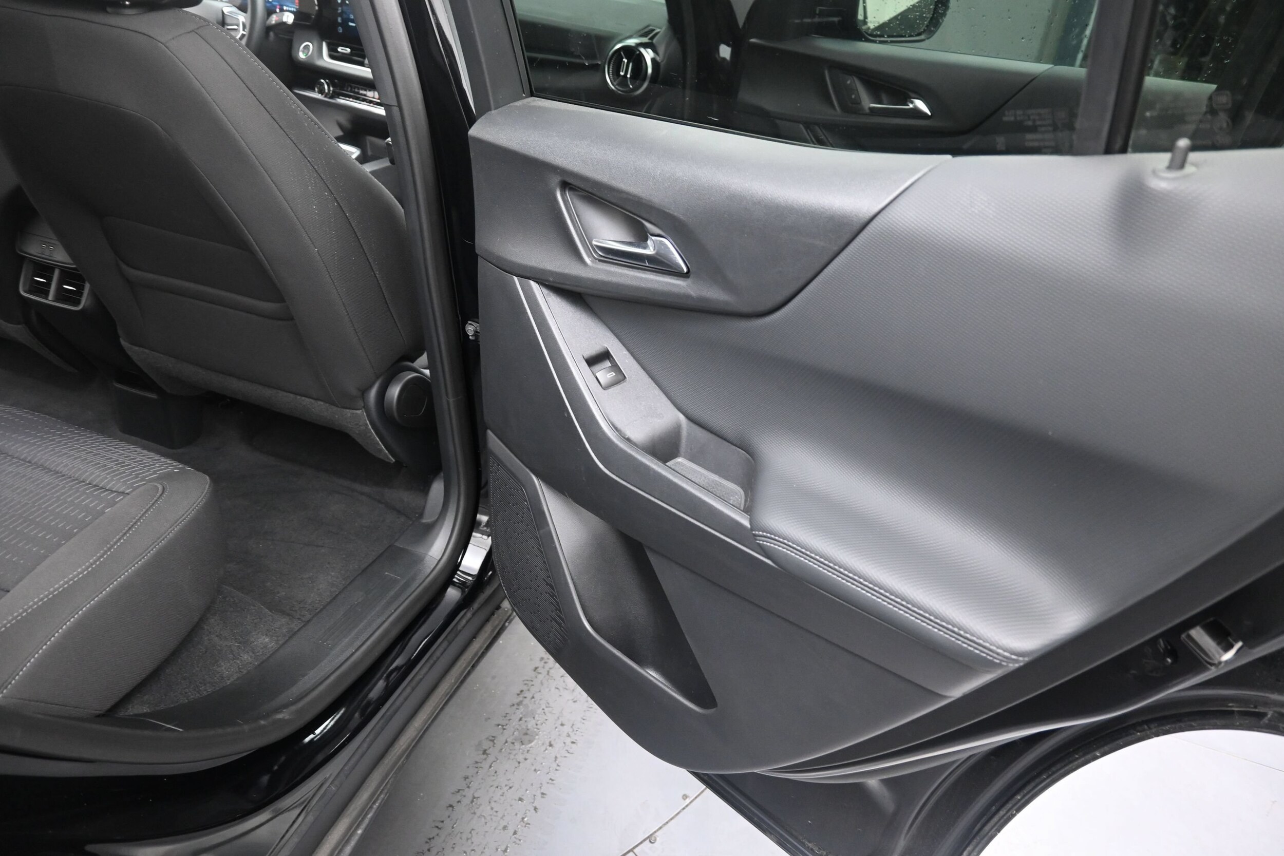 2026 Chevrolet Equinox LT - Photo 40