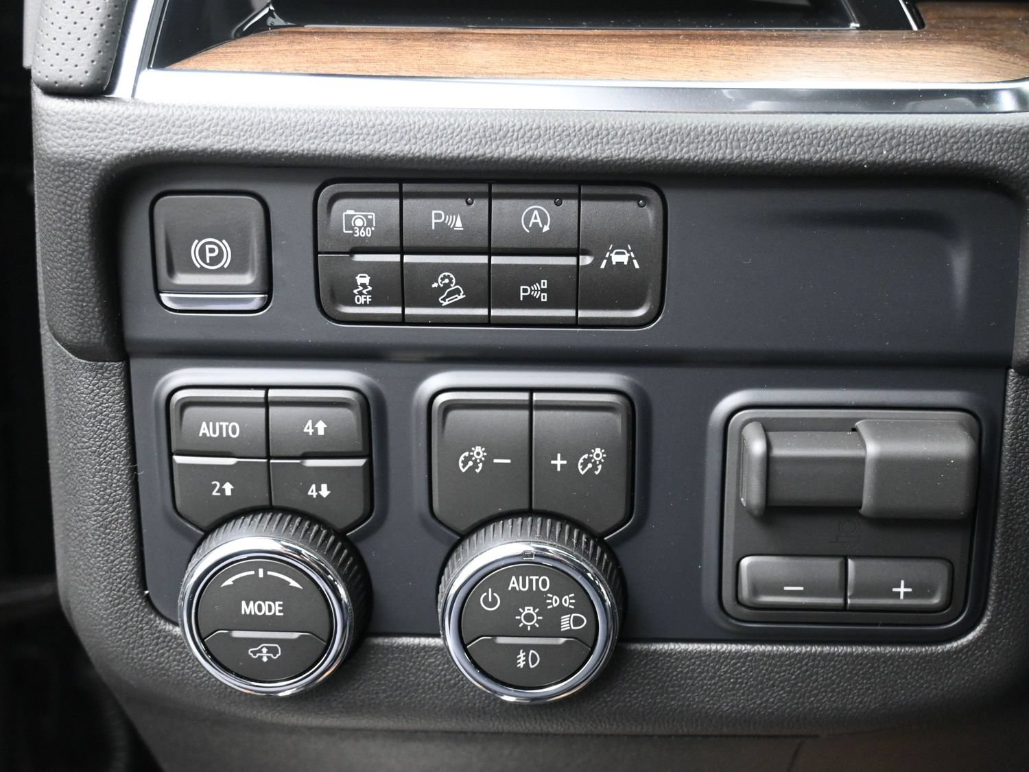 2026 Chevrolet Suburban High Country - Photo 20