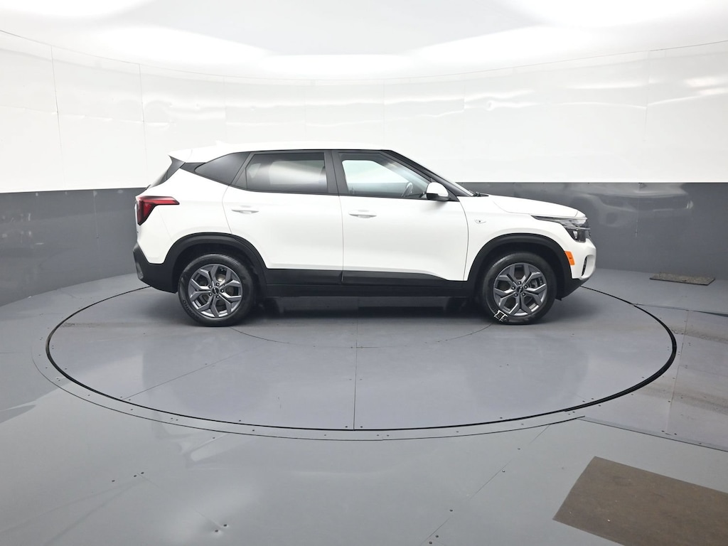 Used 2024 Kia Seltos LX SUV
