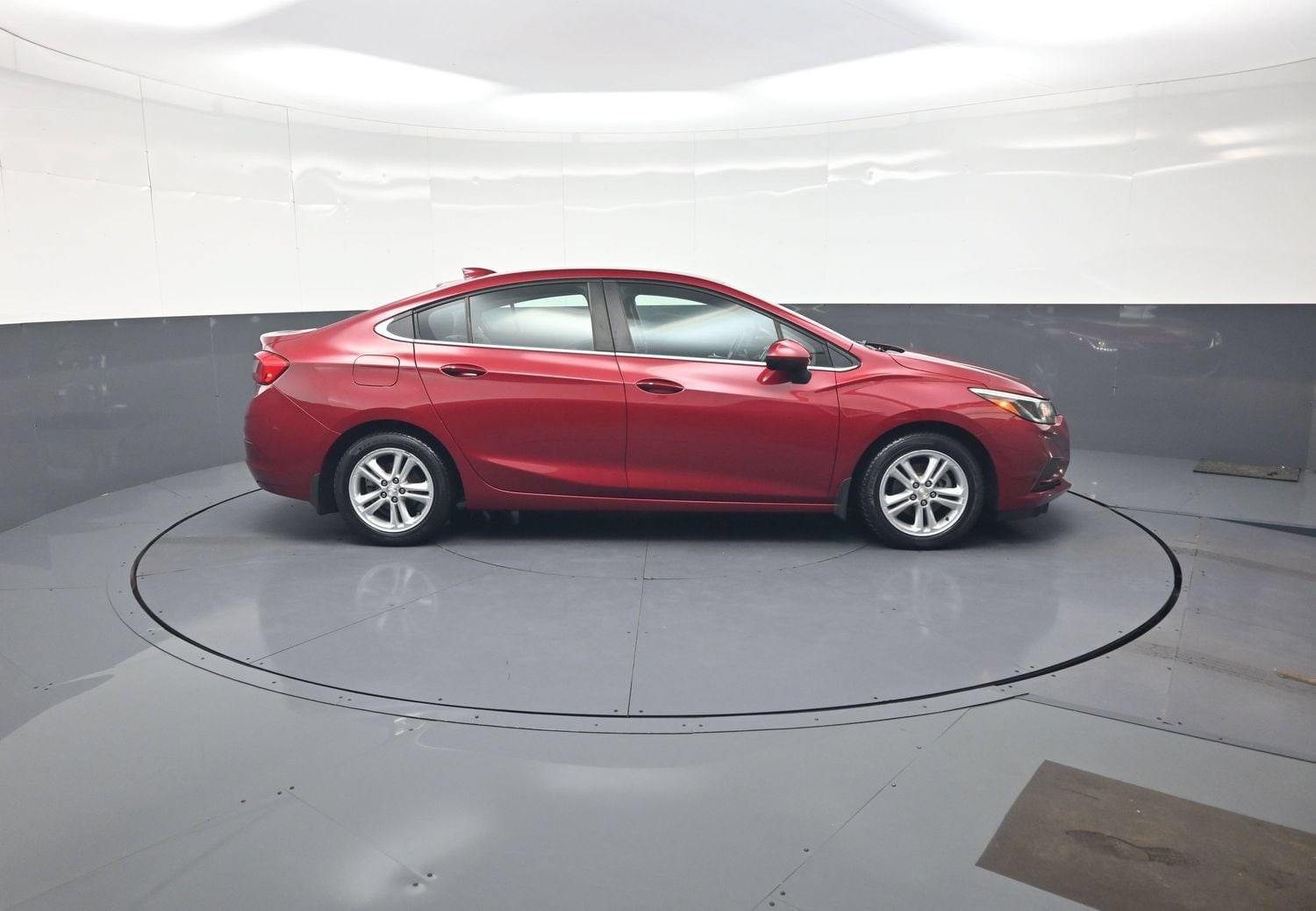 Used 2018 Chevrolet Cruze LT with VIN 1G1BE5SM5J7221747 for sale in Webster, NY