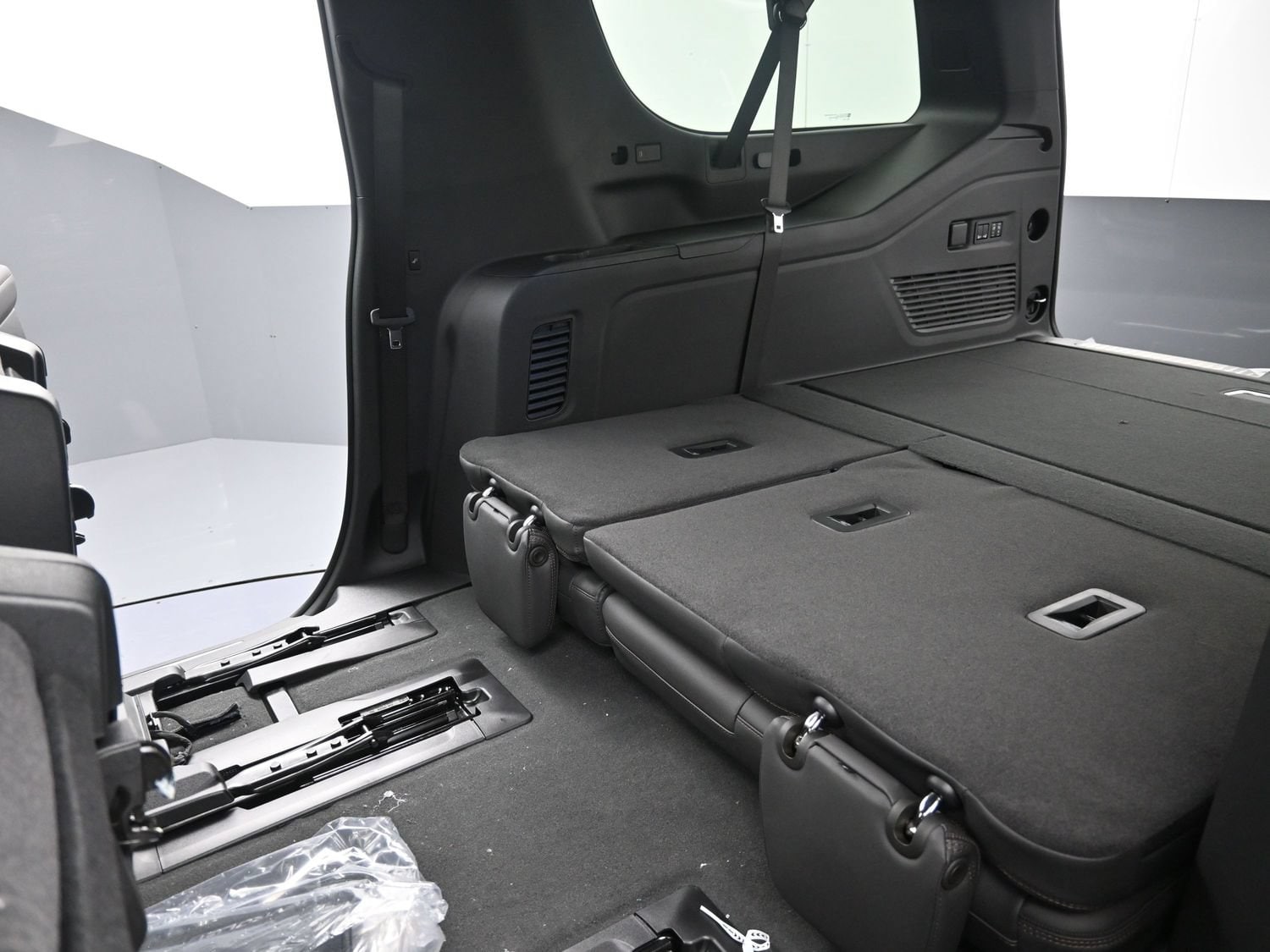 2026 Chevrolet Suburban High Country - Photo 30