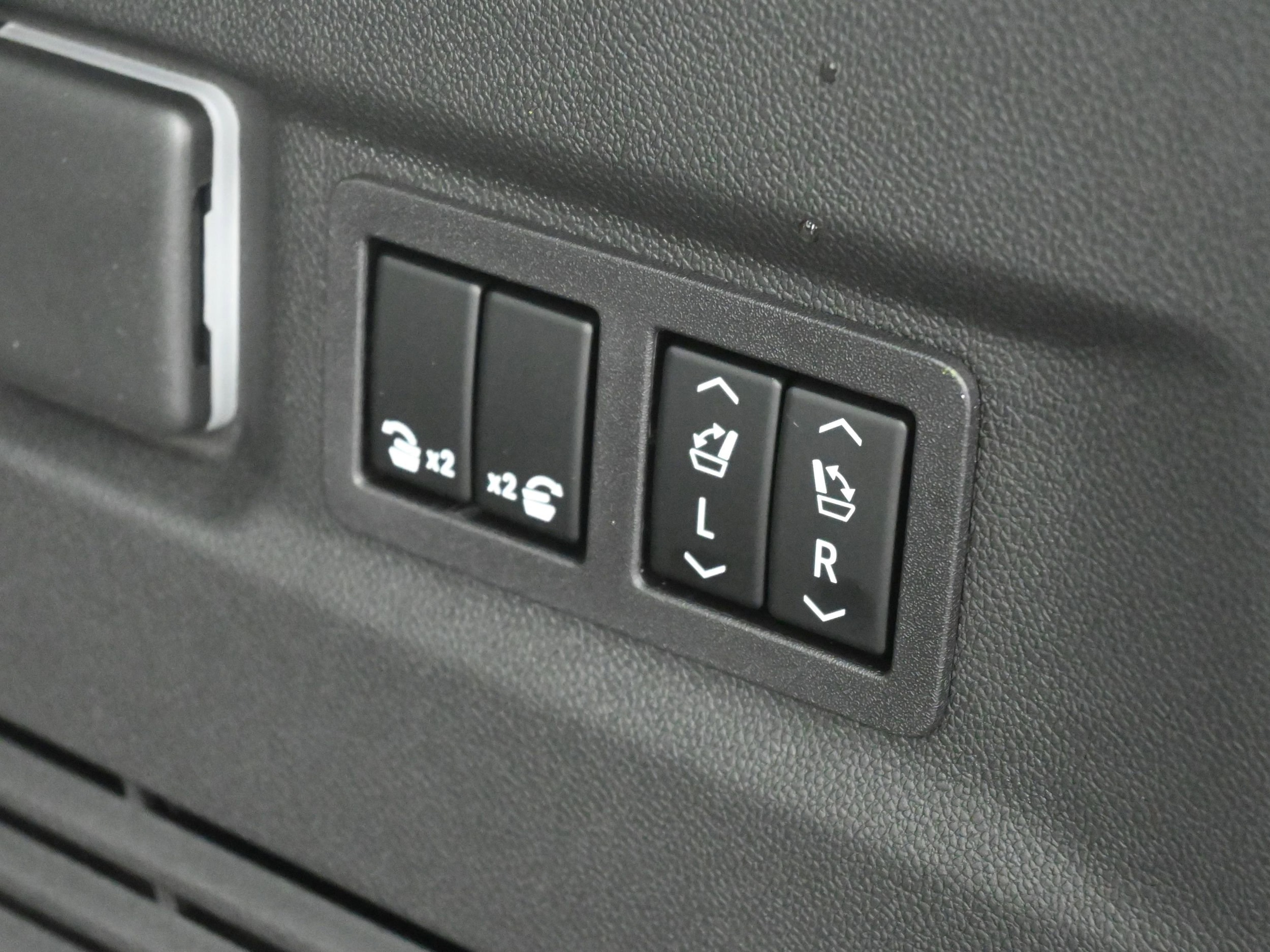2026 Chevrolet Suburban High Country - Photo 34
