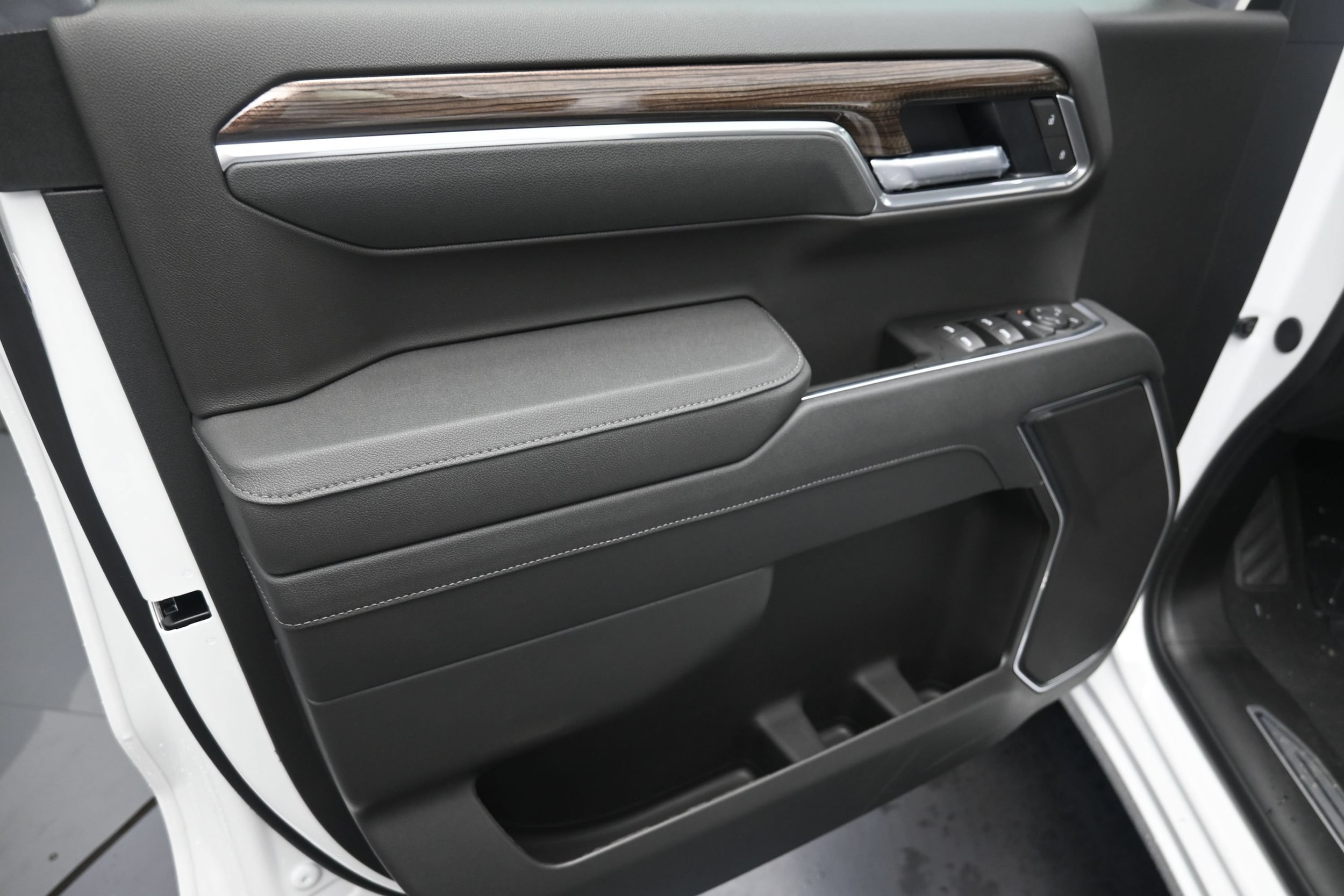 2026 Chevrolet Silverado 1500 LT - Photo 16