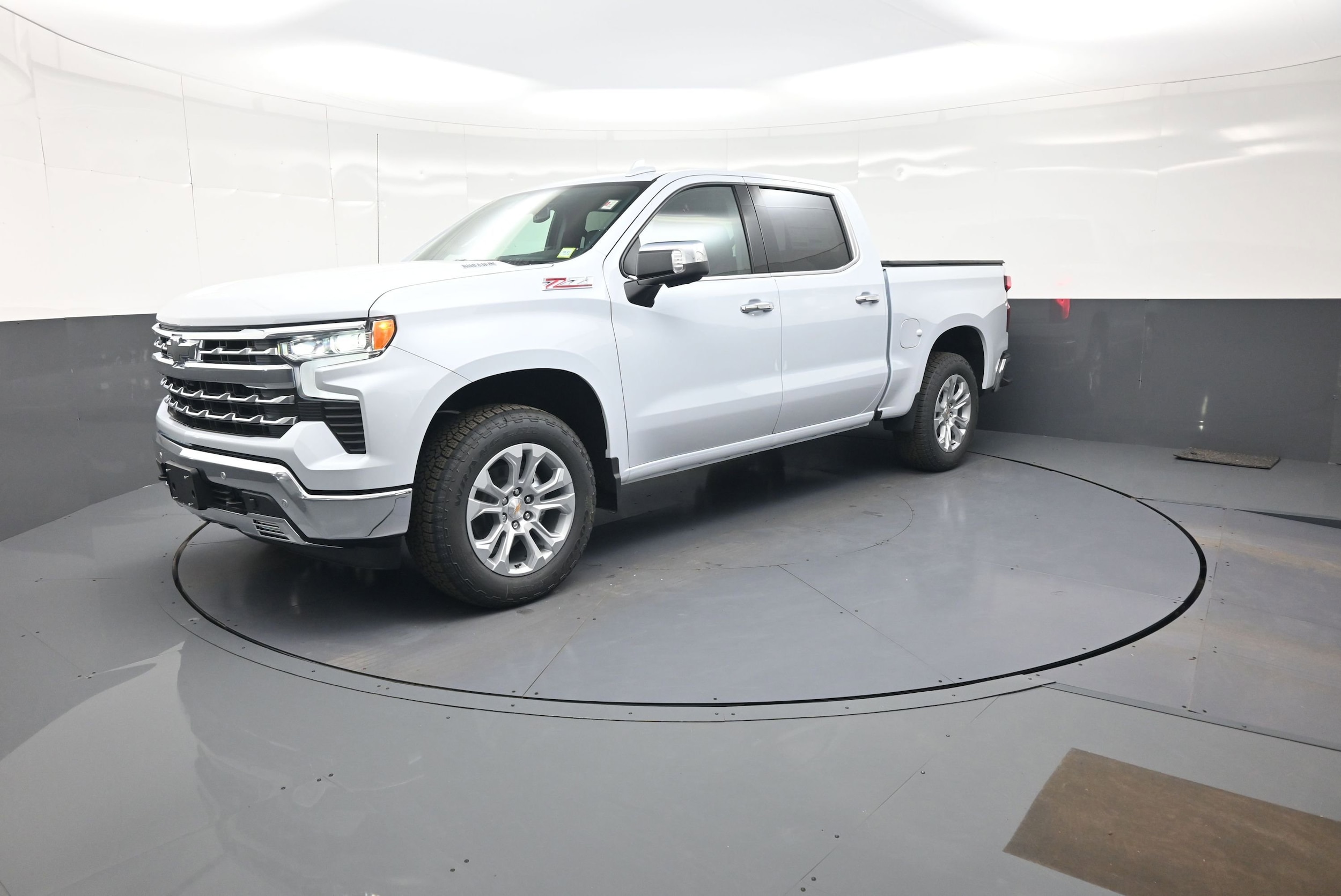 2026 Chevrolet Silverado 1500 LTZ - Photo 7