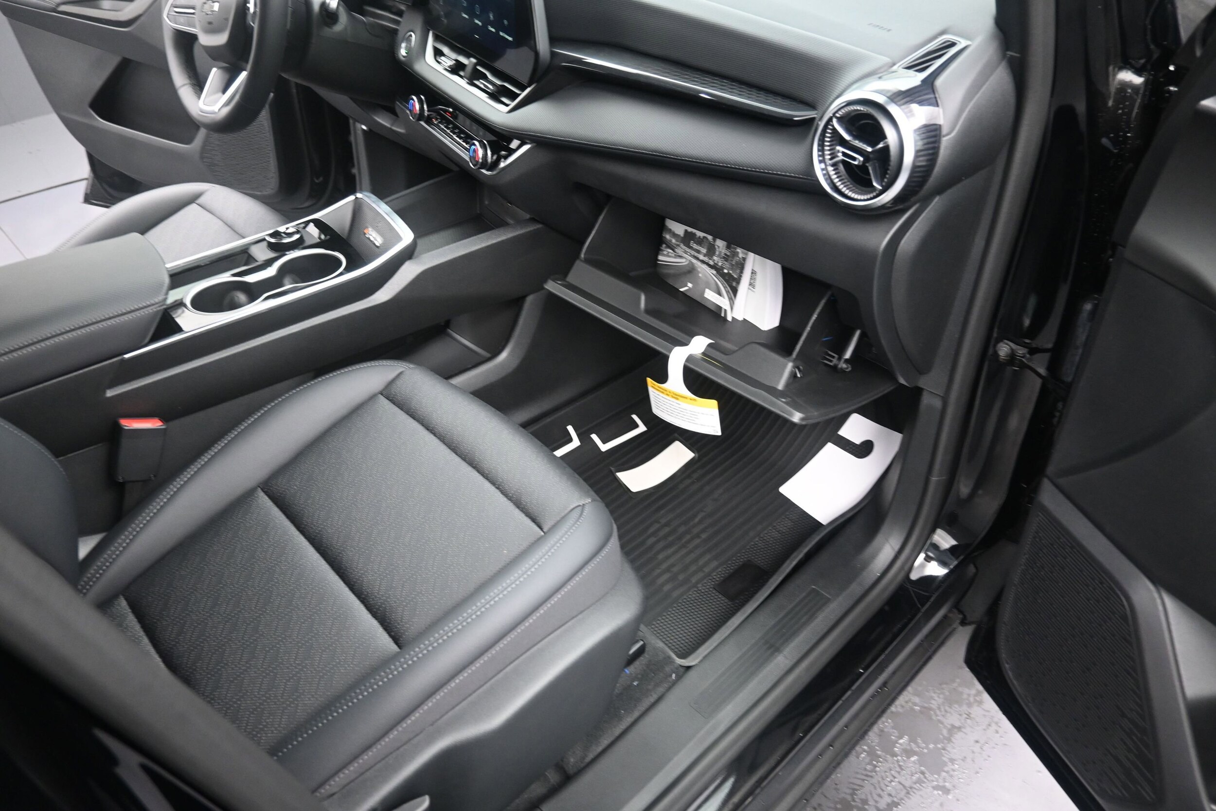 2026 Chevrolet Equinox LT - Photo 42