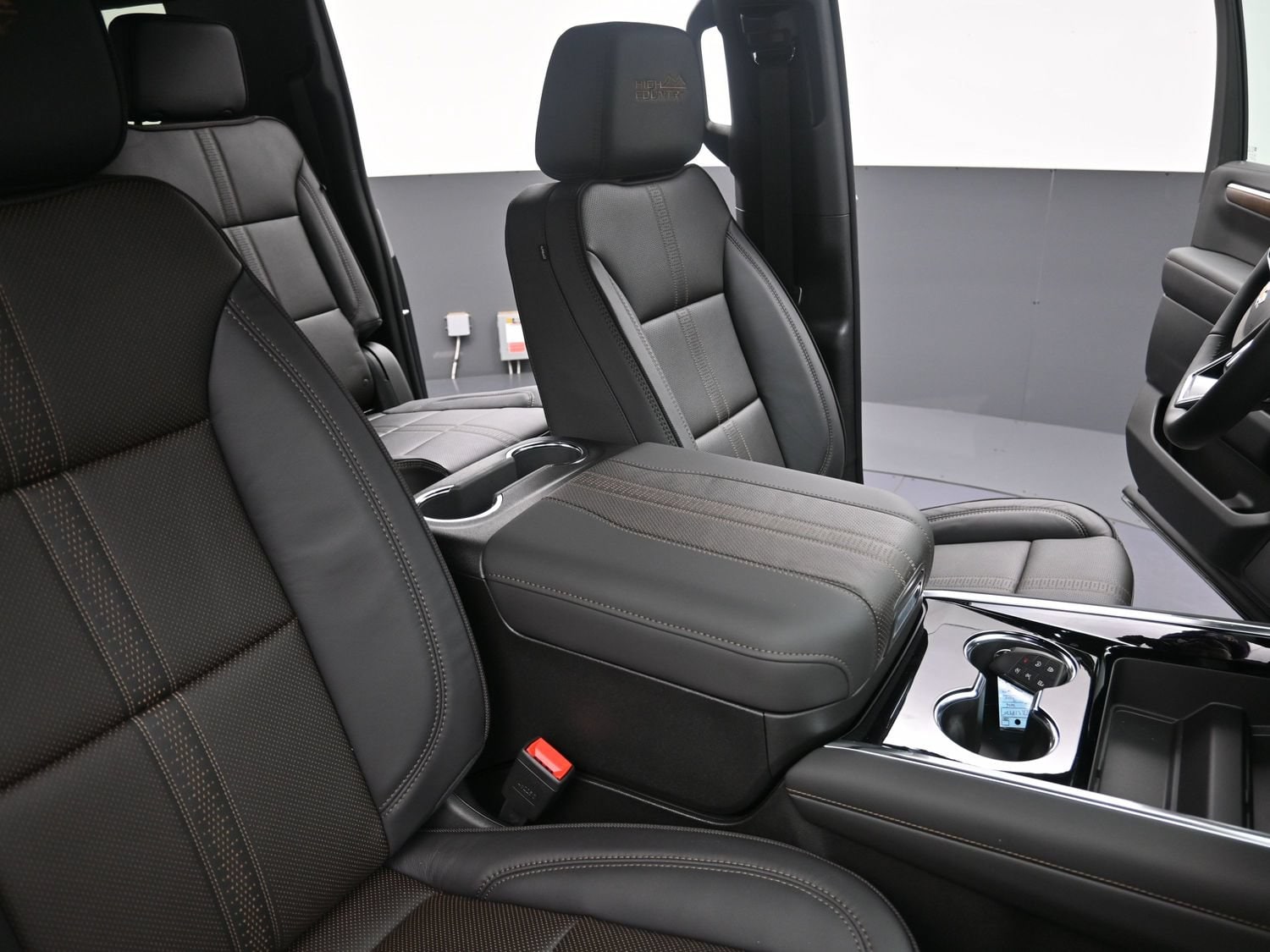 2026 Chevrolet Suburban High Country - Photo 42