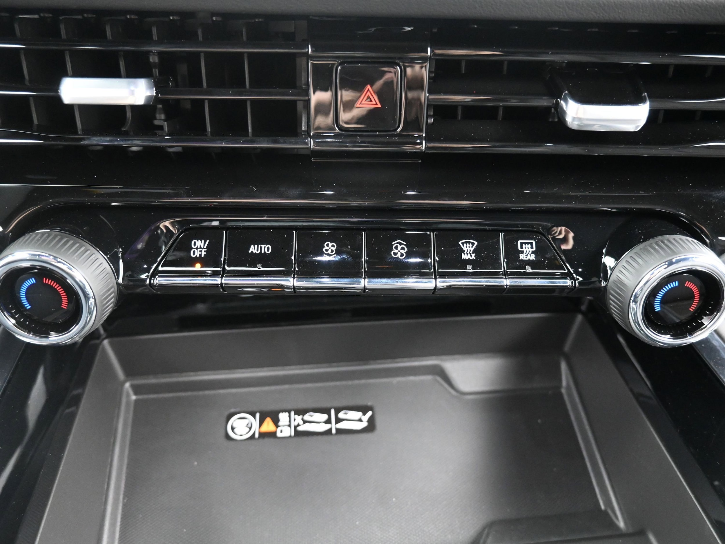 2026 Chevrolet Suburban High Country - Photo 24