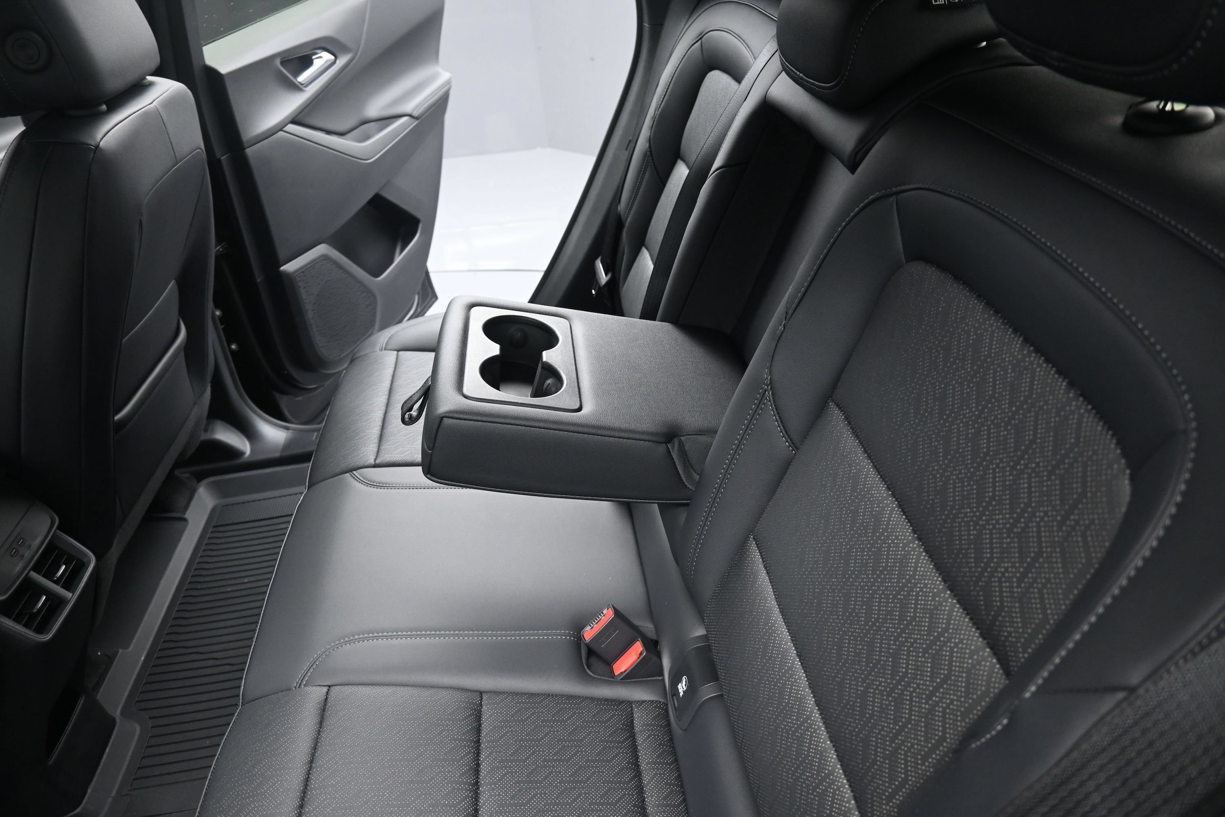 2026 Chevrolet Equinox LT - Photo 36