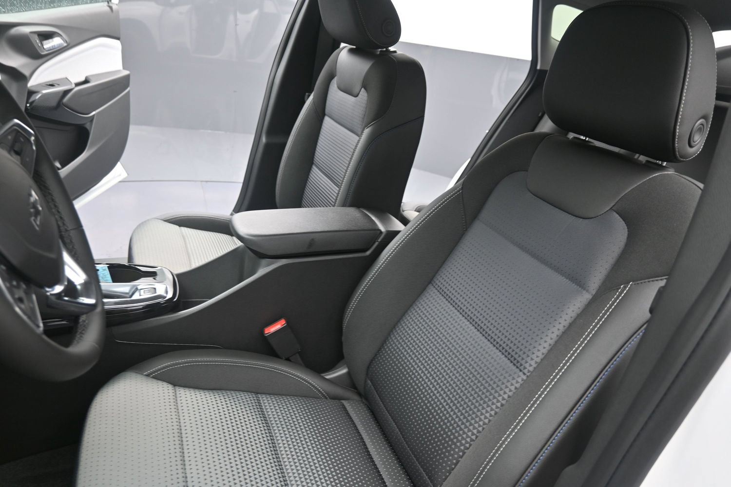 2026 Chevrolet Trax LT - Photo 17