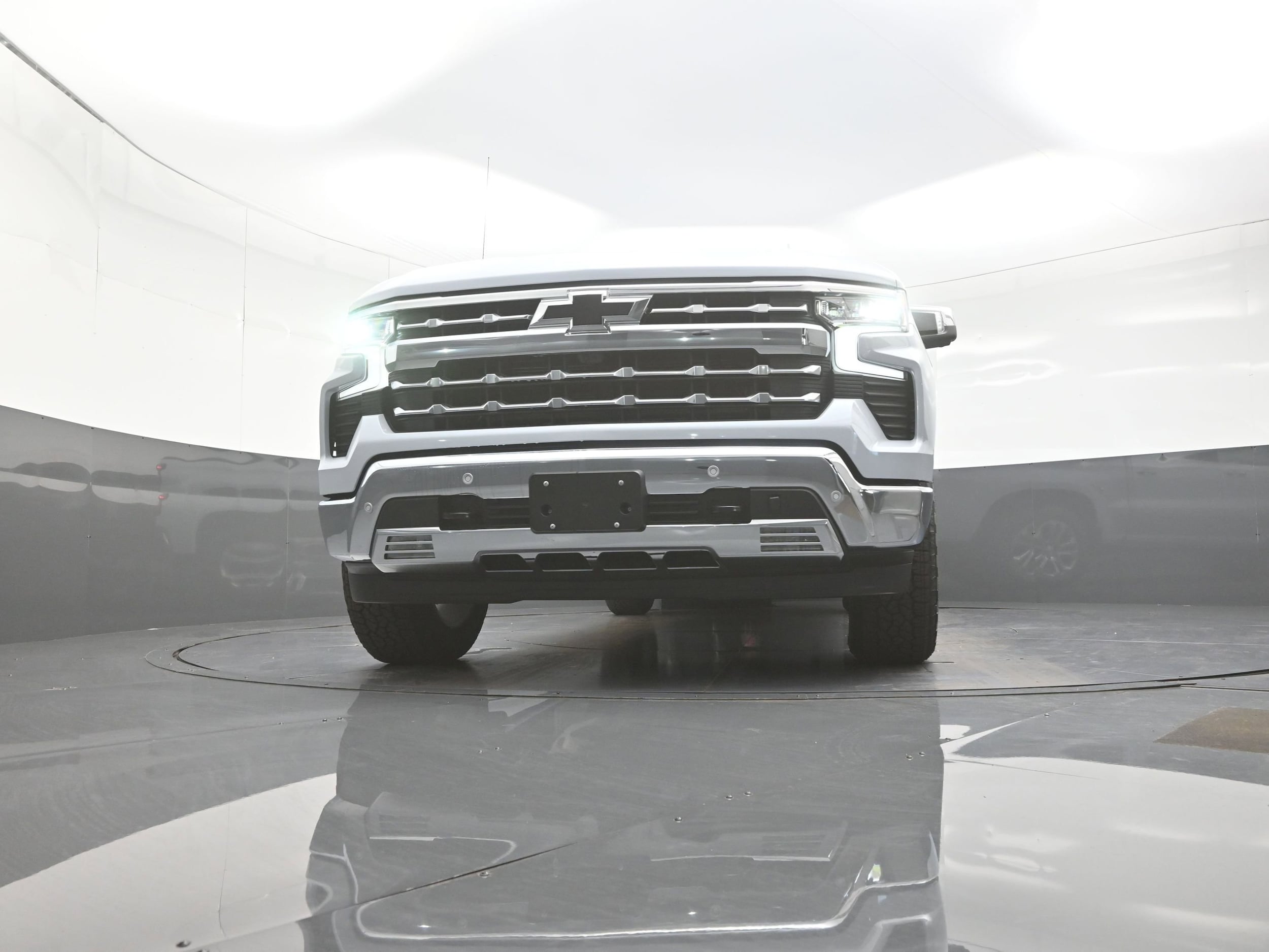 2026 Chevrolet Silverado 1500 LTZ - Photo 10