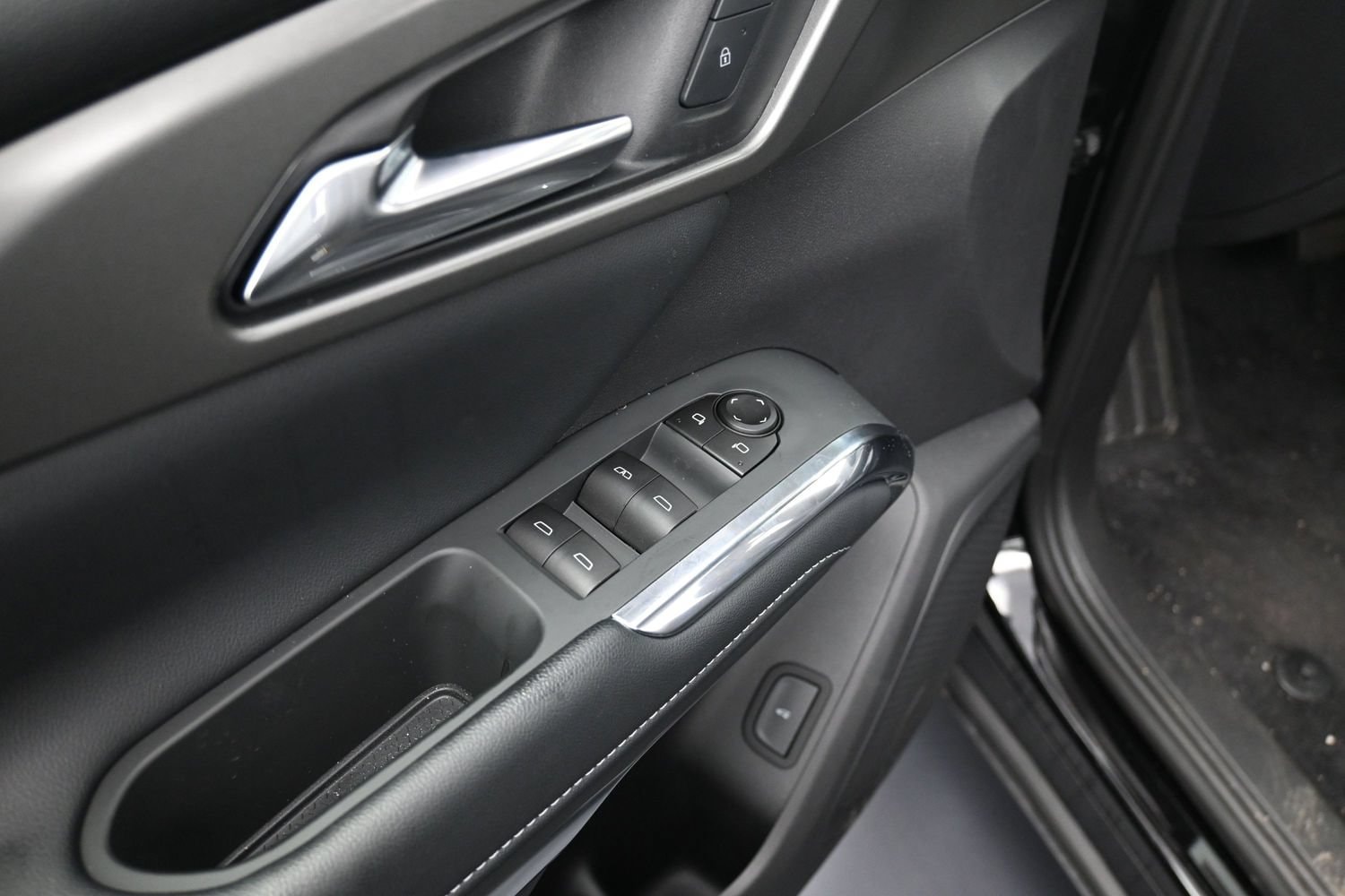 2026 Chevrolet Traverse LT - Photo 15