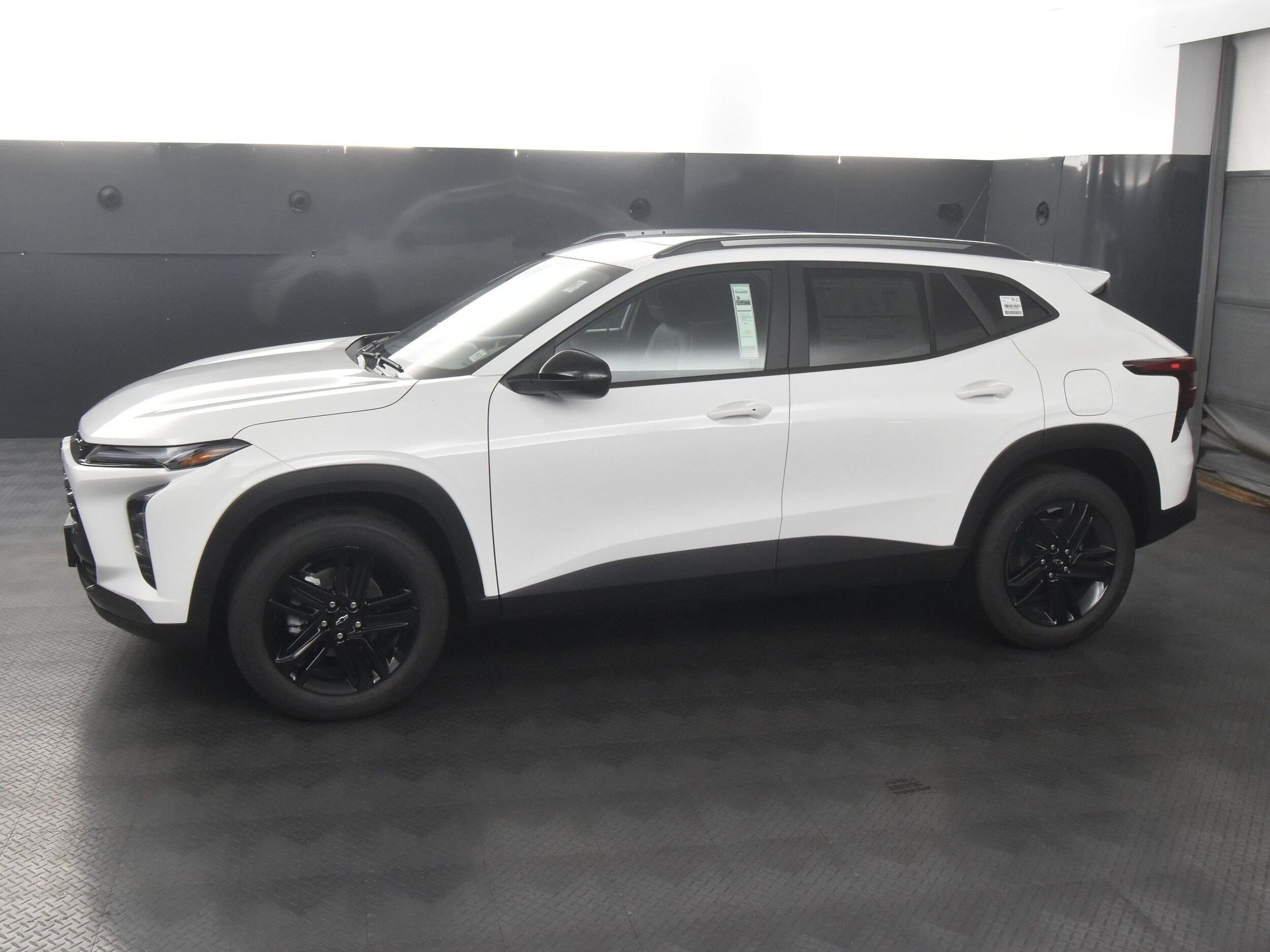 2025 Chevrolet Trax ACTIV photo 2