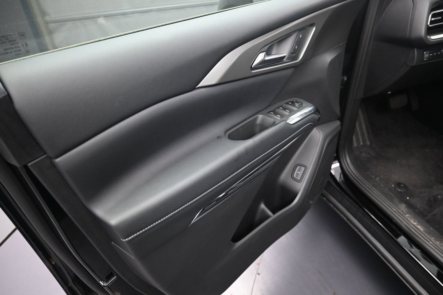 2026 Chevrolet Traverse LT - Photo 16